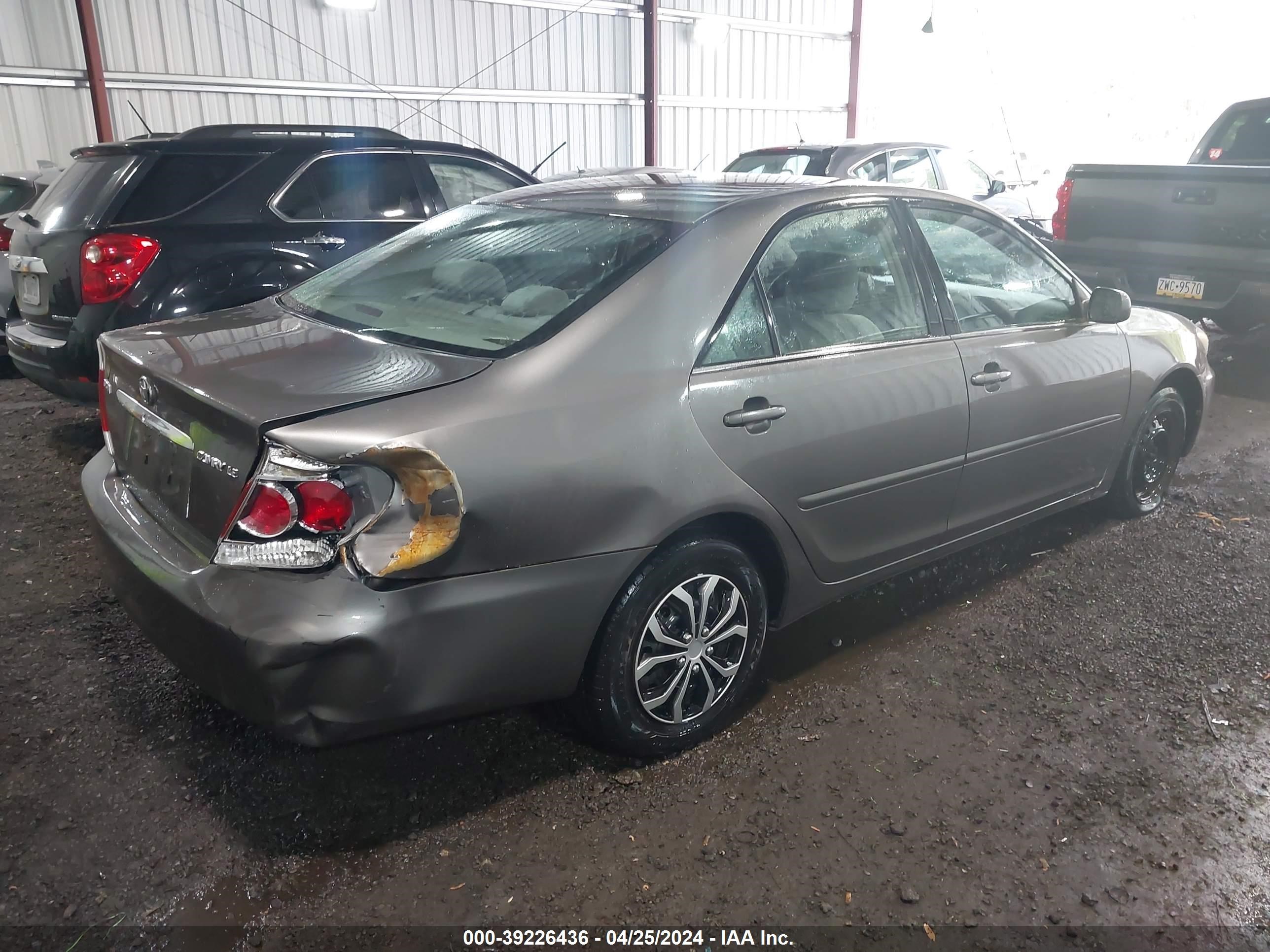 Photo 3 VIN: 4T1BE30K46U718127 - TOYOTA CAMRY 