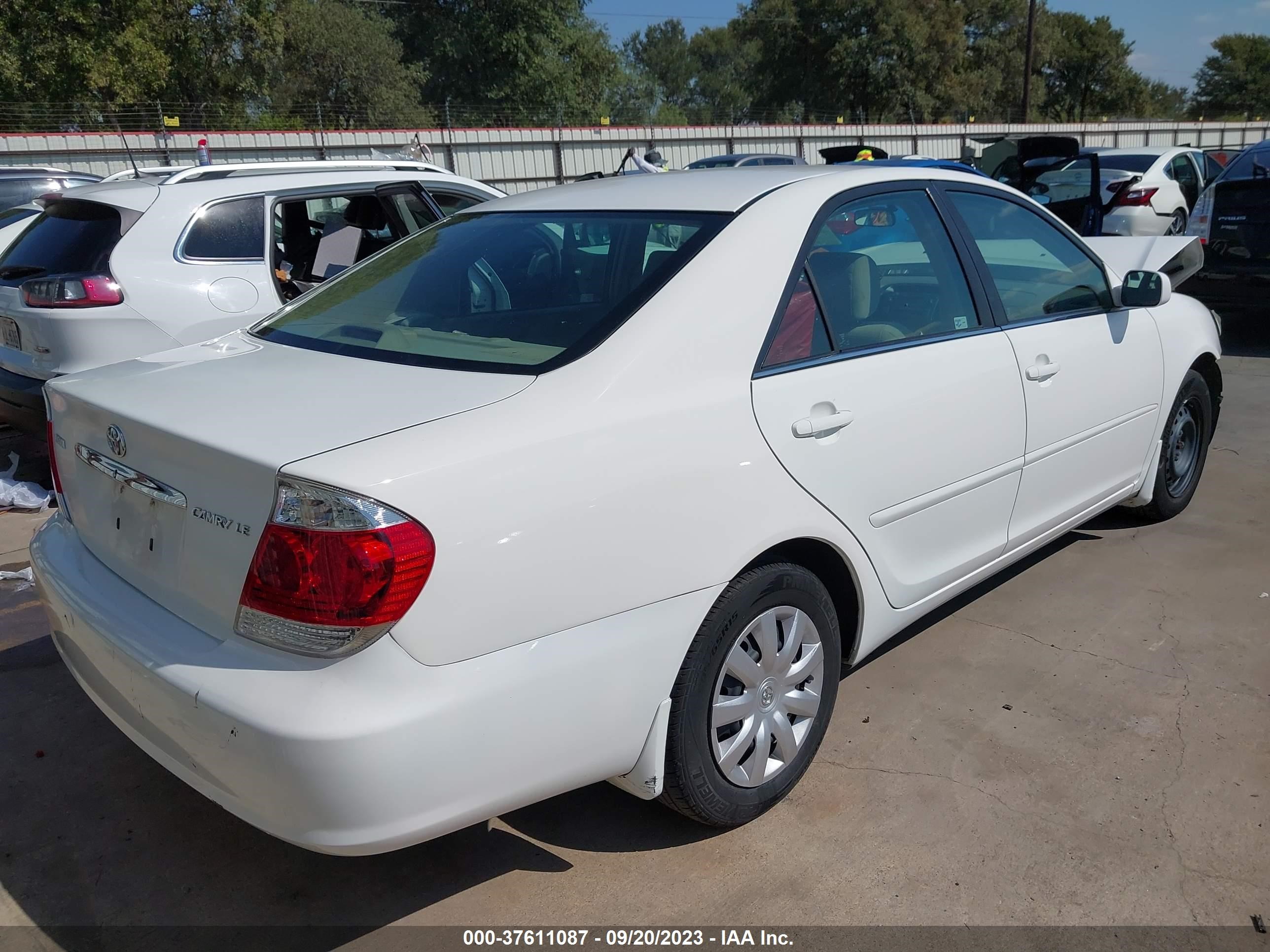 Photo 3 VIN: 4T1BE30K56U680424 - TOYOTA CAMRY 