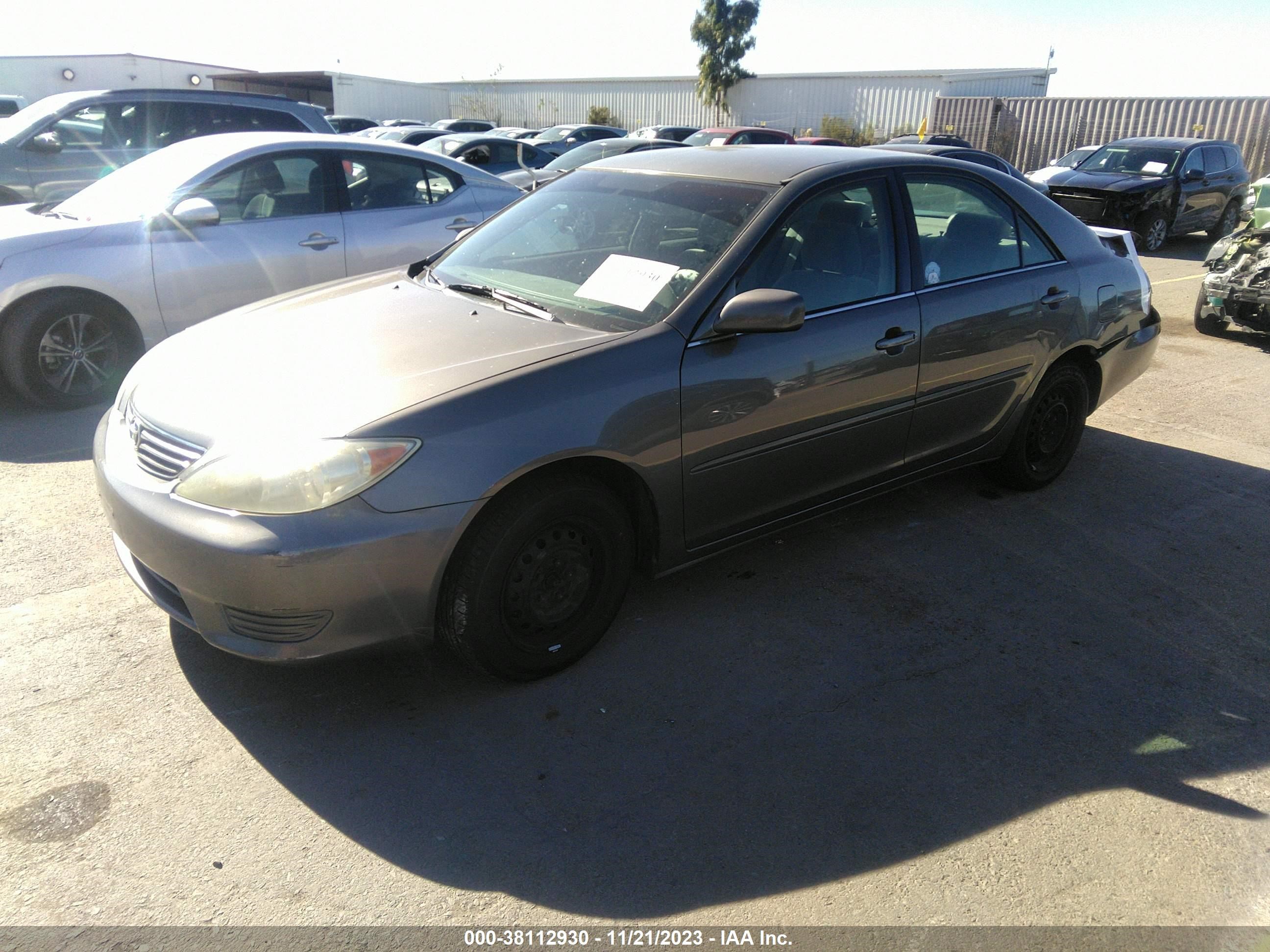 Photo 1 VIN: 4T1BE30K65U520633 - TOYOTA CAMRY 