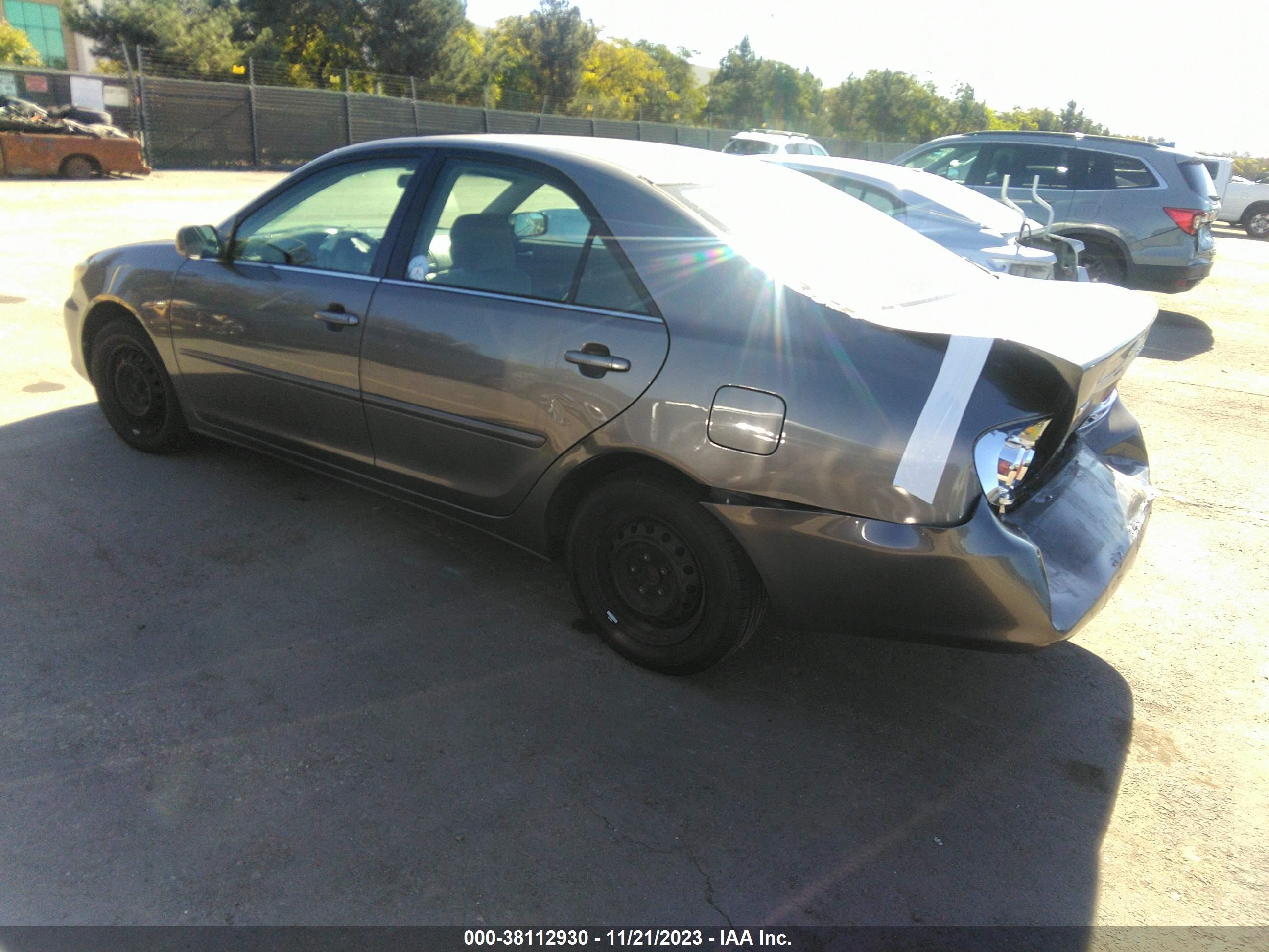 Photo 2 VIN: 4T1BE30K65U520633 - TOYOTA CAMRY 