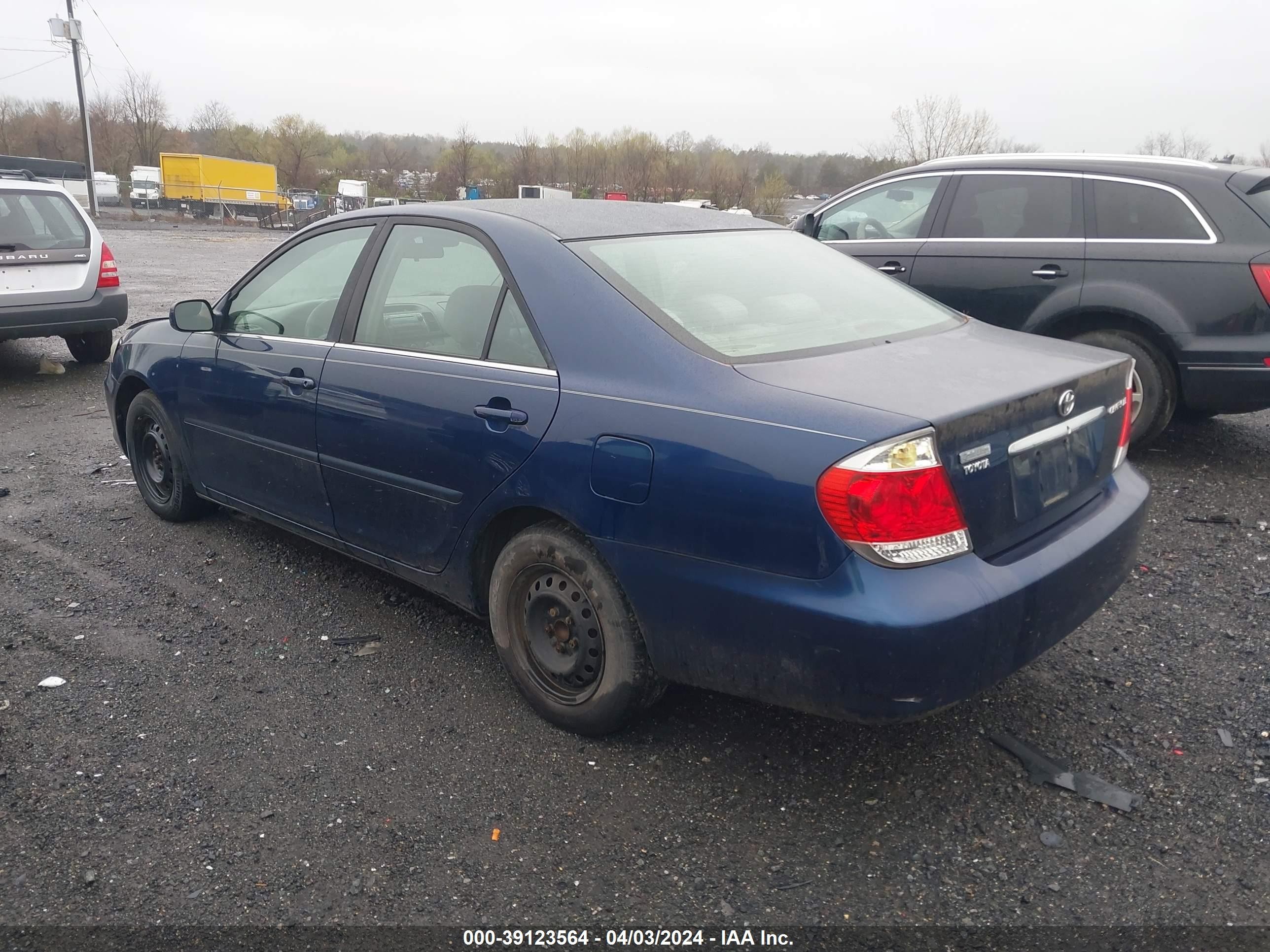 Photo 2 VIN: 4T1BE30K75U004670 - TOYOTA CAMRY 