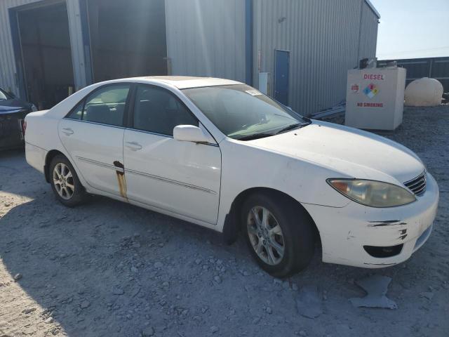 Photo 3 VIN: 4T1BE30K75U620594 - TOYOTA CAMRY LE 