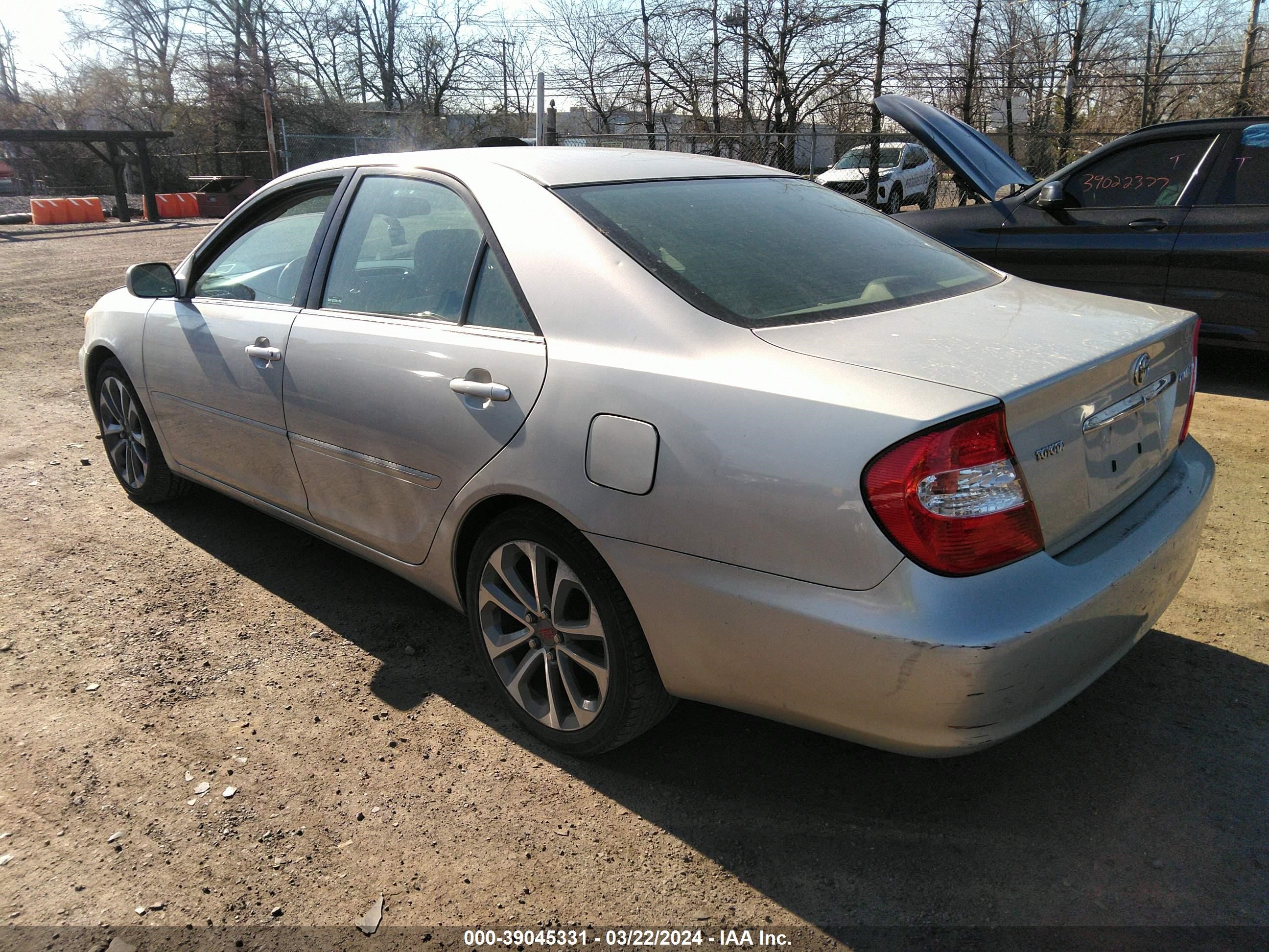 Photo 2 VIN: 4T1BE30K93U222722 - TOYOTA CAMRY 