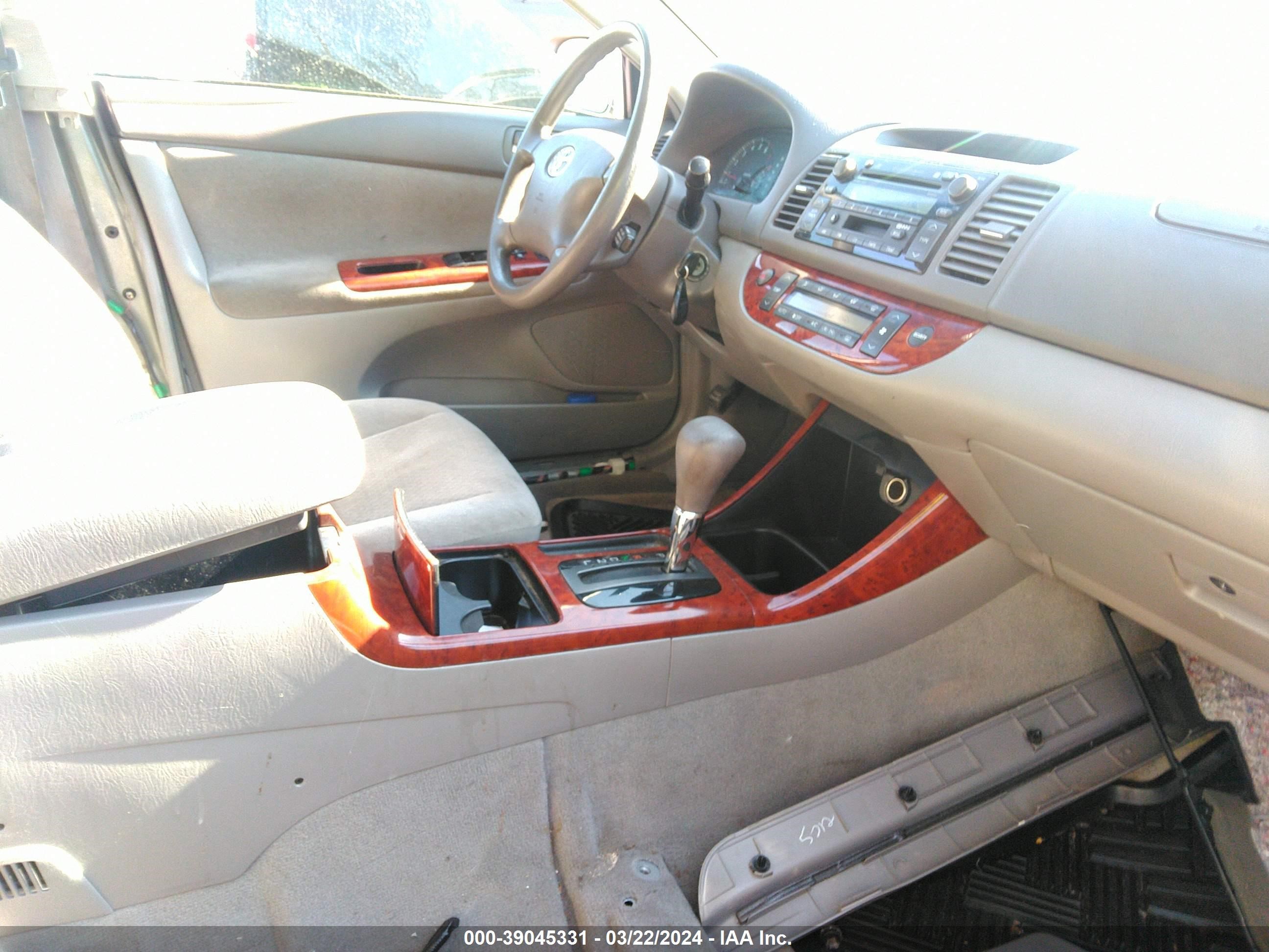 Photo 4 VIN: 4T1BE30K93U222722 - TOYOTA CAMRY 