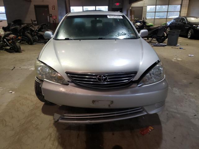 Photo 4 VIN: 4T1BE30K95U081234 - TOYOTA CAMRY 