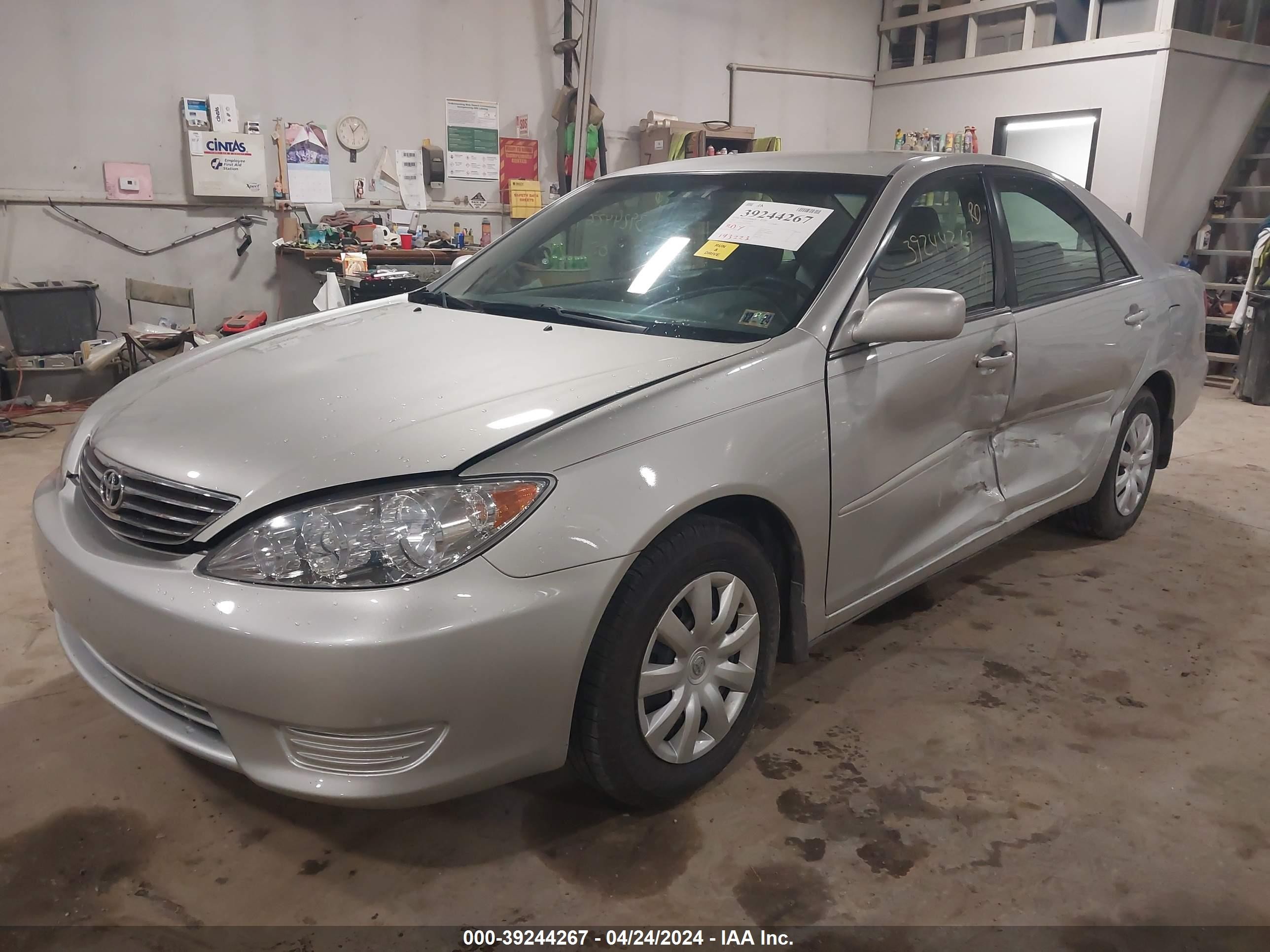 Photo 1 VIN: 4T1BE30K95U430196 - TOYOTA CAMRY 