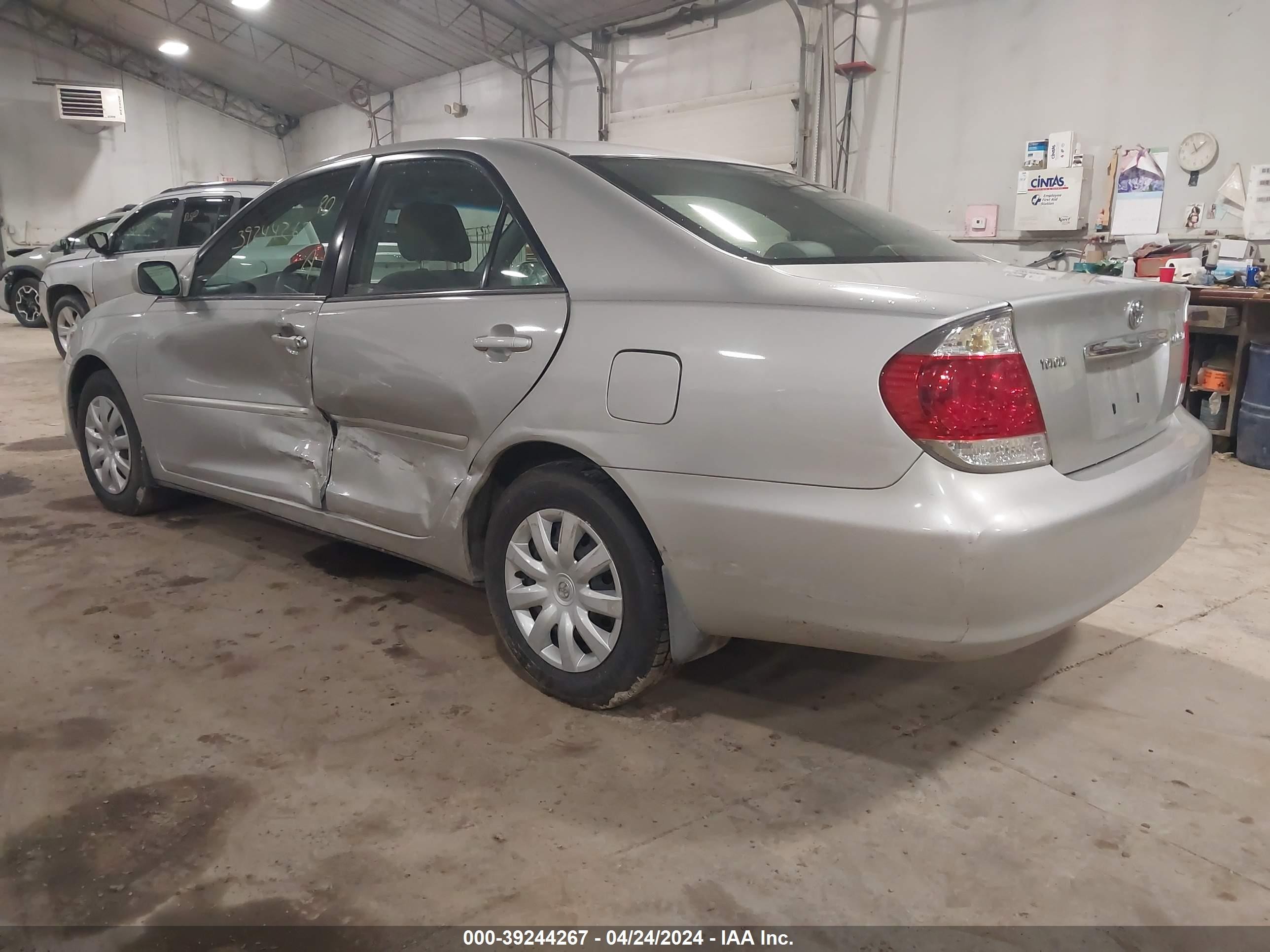 Photo 2 VIN: 4T1BE30K95U430196 - TOYOTA CAMRY 