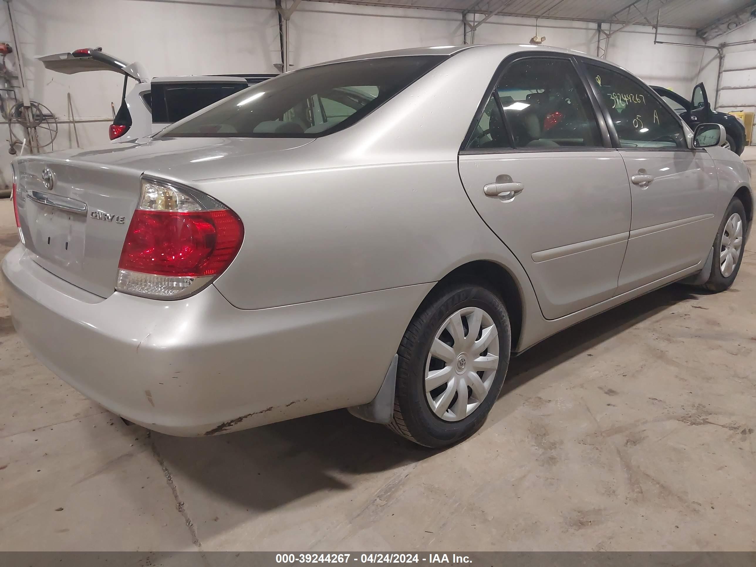 Photo 3 VIN: 4T1BE30K95U430196 - TOYOTA CAMRY 