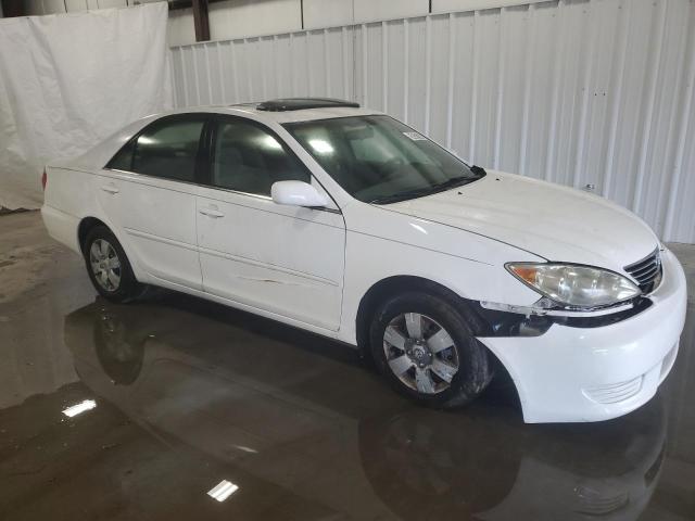 Photo 3 VIN: 4T1BE30K95U603375 - TOYOTA CAMRY LE 