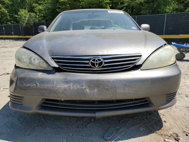 Photo 4 VIN: 4T1BE30K95U976867 - TOYOTA CAMRY LE 