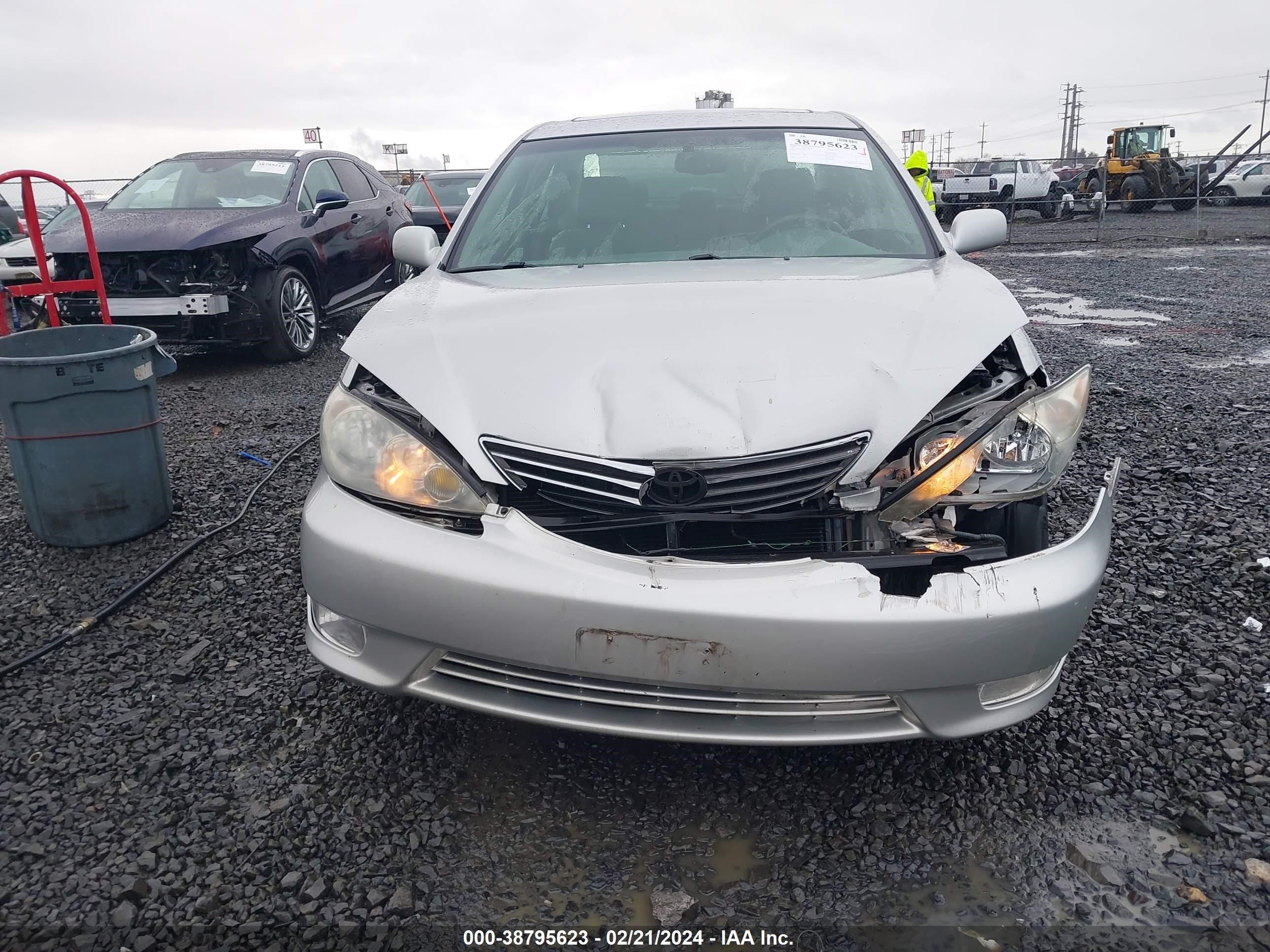 Photo 11 VIN: 4T1BE30K96U743170 - TOYOTA CAMRY 