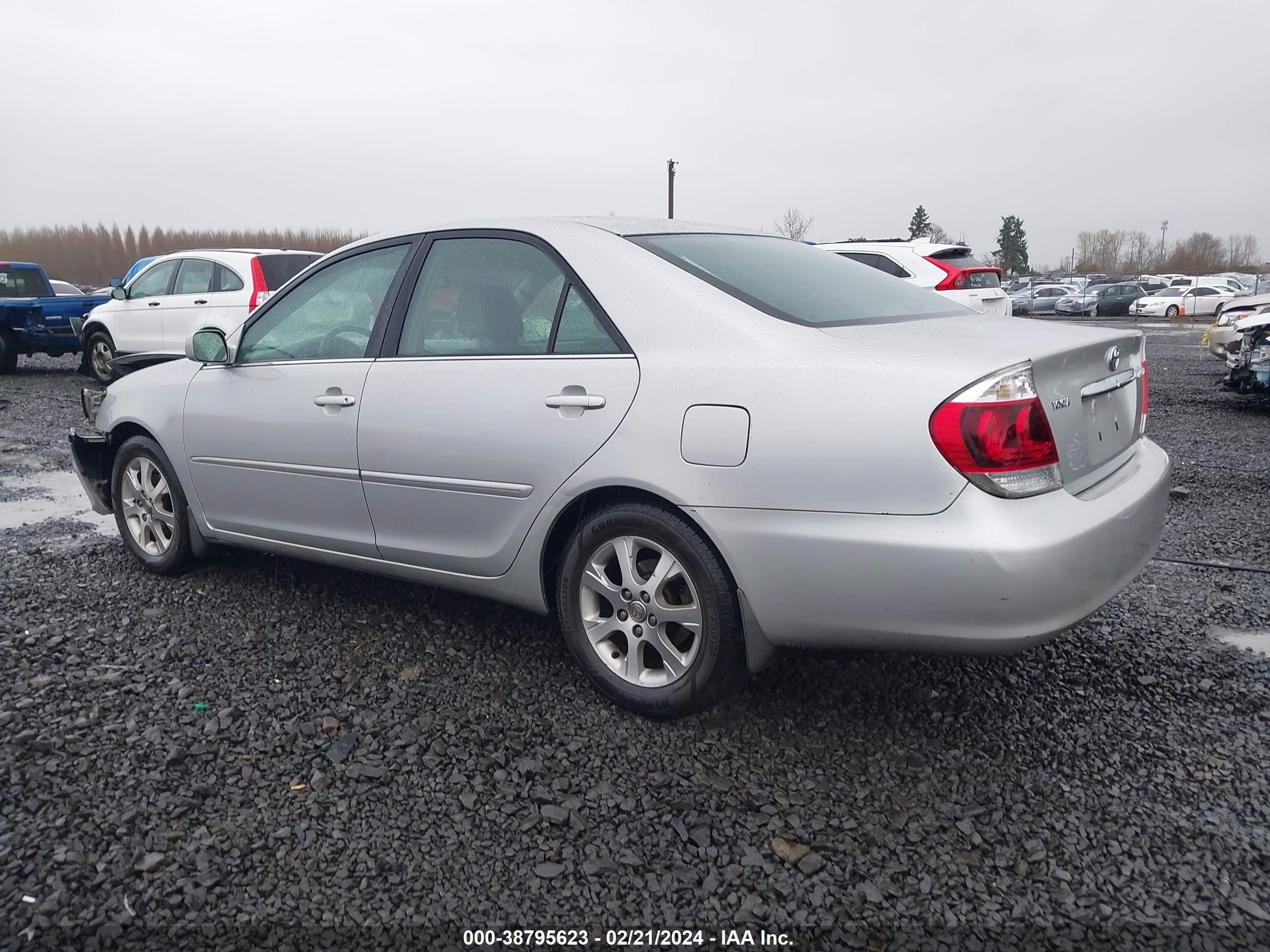 Photo 2 VIN: 4T1BE30K96U743170 - TOYOTA CAMRY 