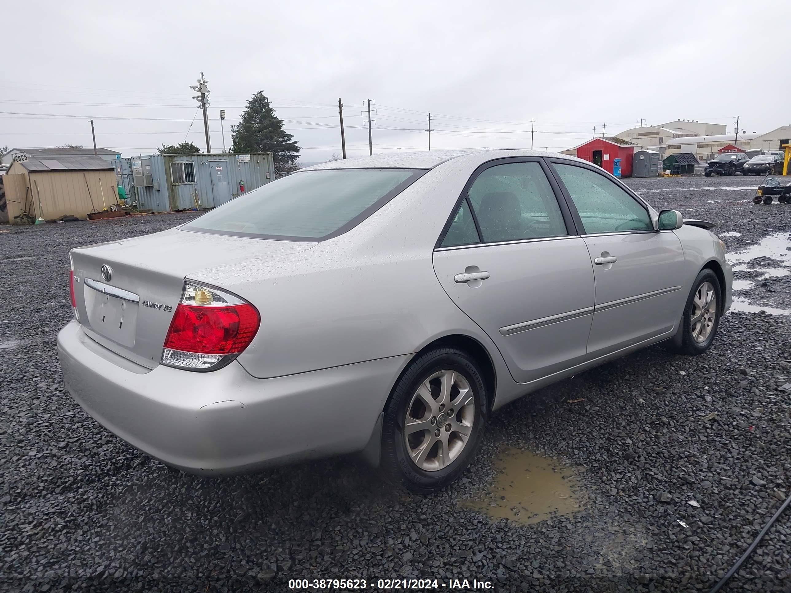 Photo 3 VIN: 4T1BE30K96U743170 - TOYOTA CAMRY 