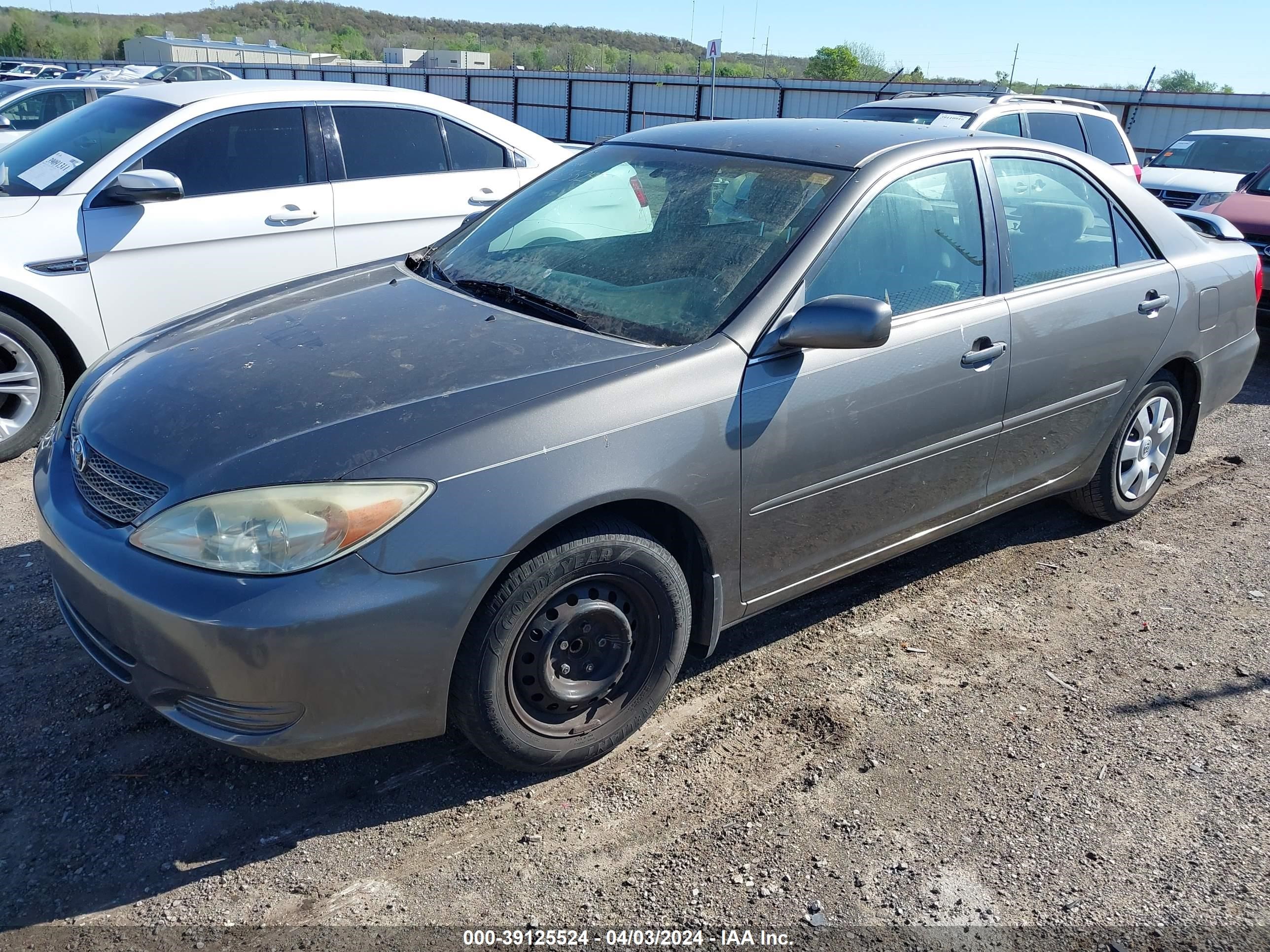 Photo 1 VIN: 4T1BE30KX4U822523 - TOYOTA CAMRY 