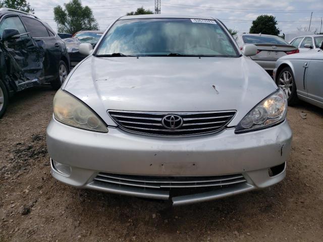 Photo 4 VIN: 4T1BE30KX5U058075 - TOYOTA CAMRY LE 