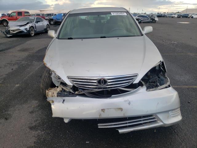 Photo 4 VIN: 4T1BE30KX5U074017 - TOYOTA CAMRY 