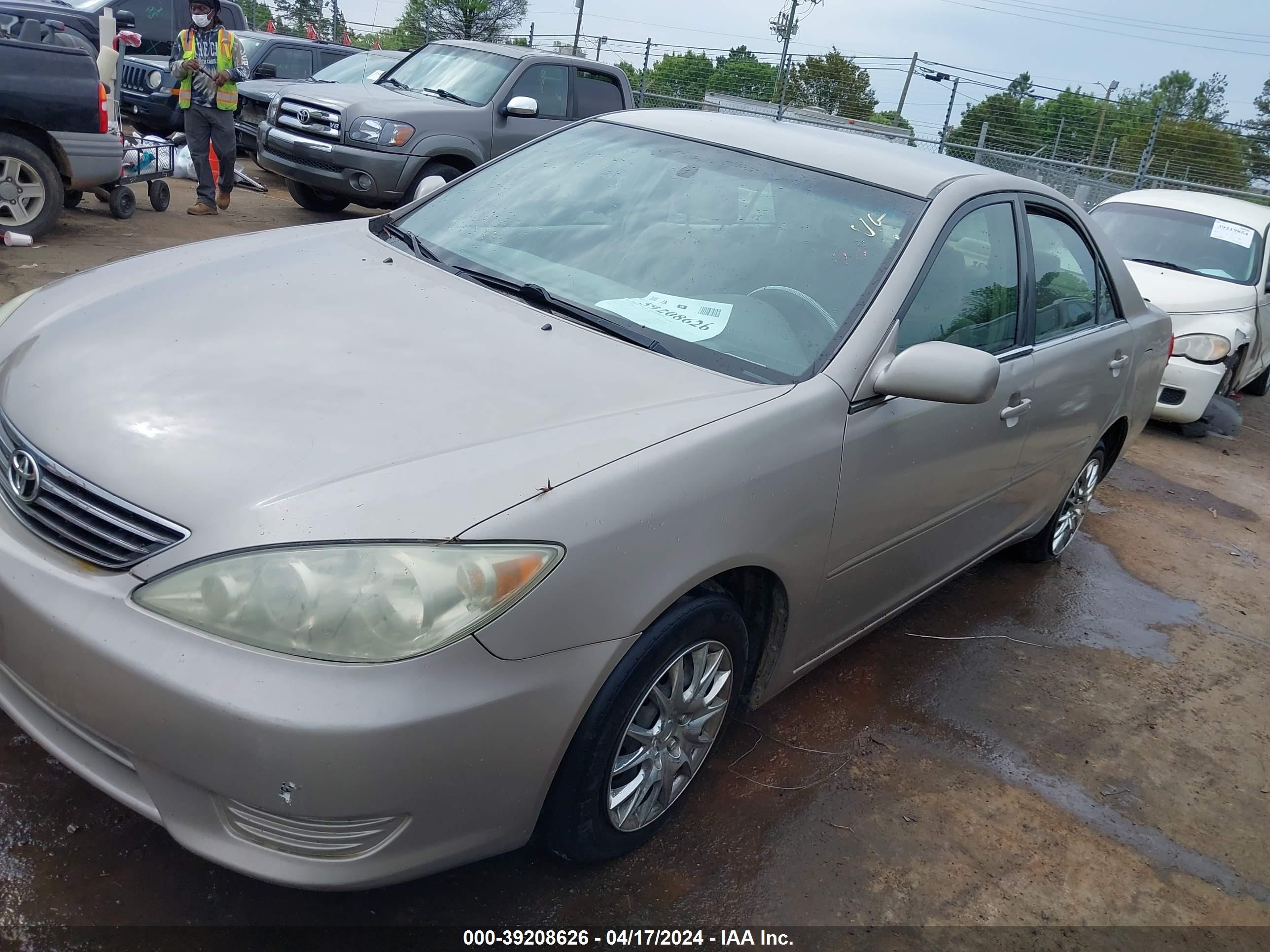 Photo 1 VIN: 4T1BE30KX5U575456 - TOYOTA CAMRY 