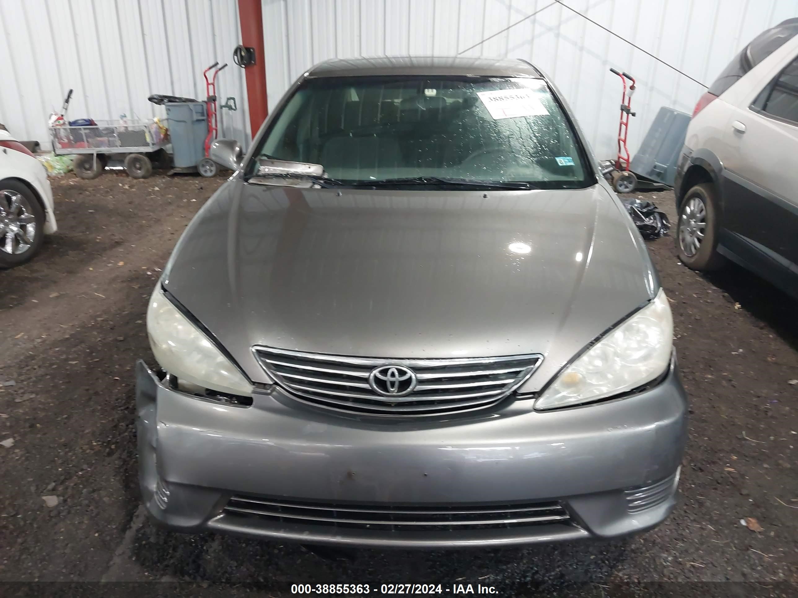 Photo 11 VIN: 4T1BE30KX5U956644 - TOYOTA CAMRY LE 