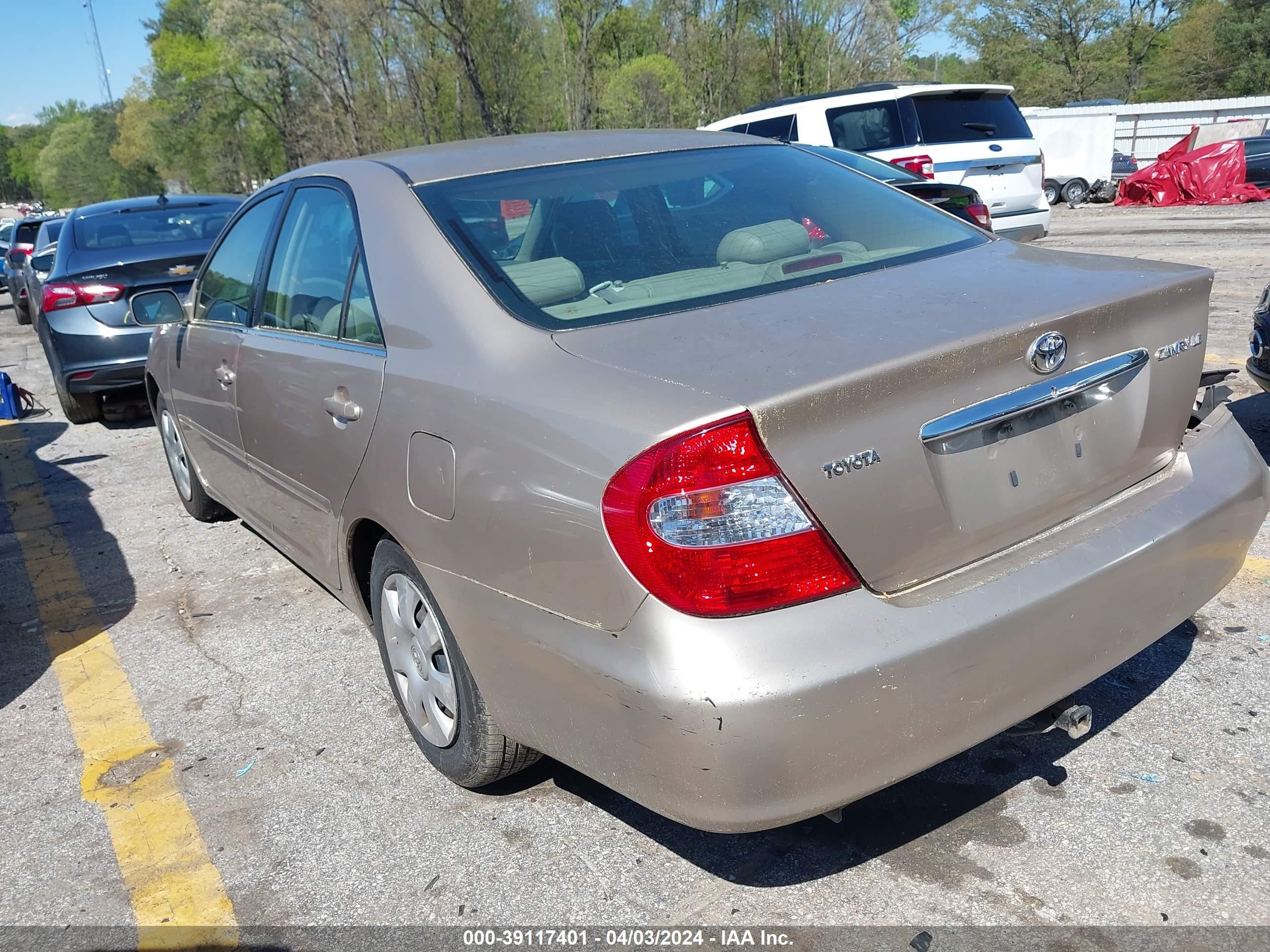 Photo 2 VIN: 4T1BE32K02U021769 - TOYOTA CAMRY 