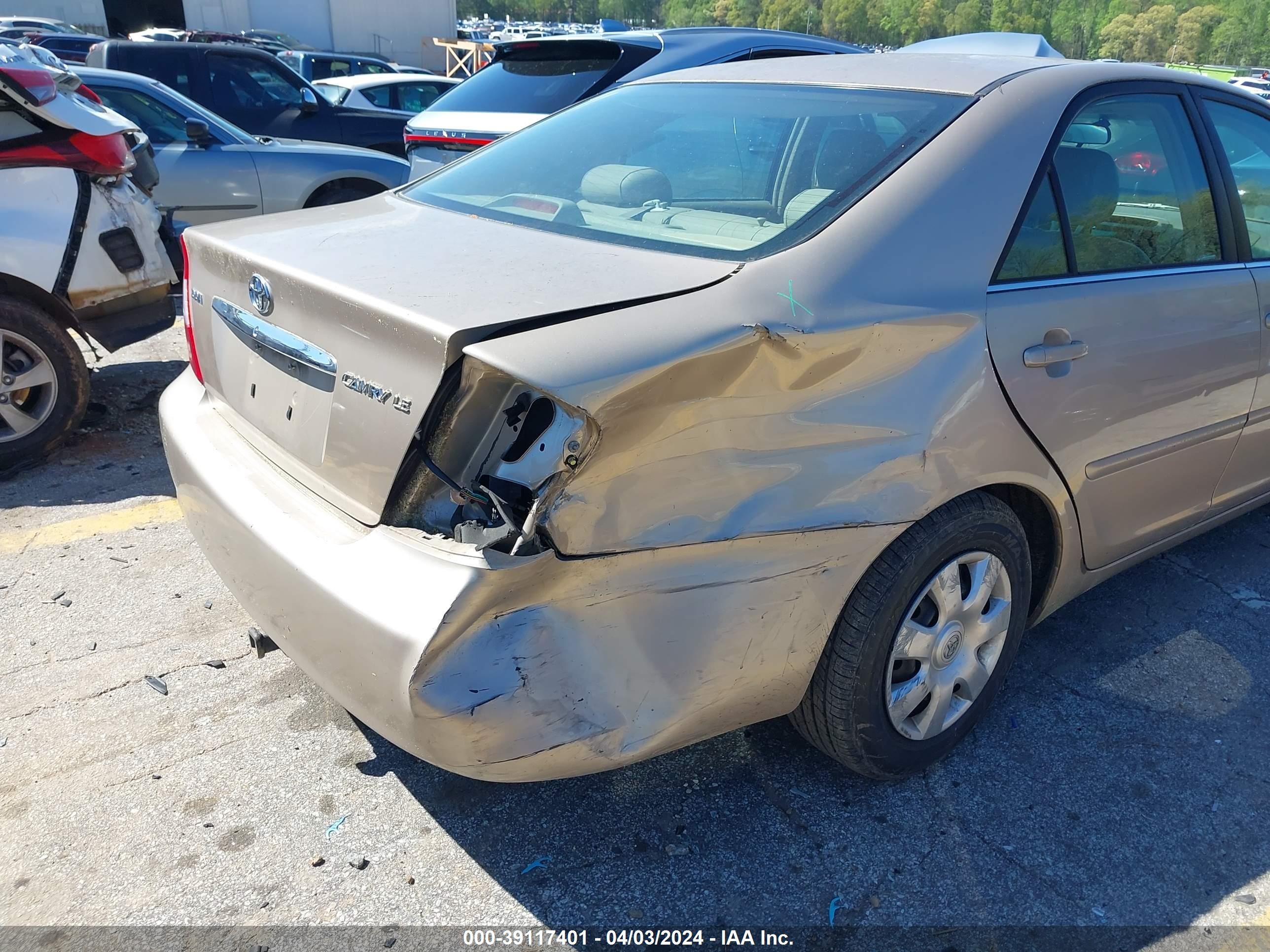 Photo 5 VIN: 4T1BE32K02U021769 - TOYOTA CAMRY 