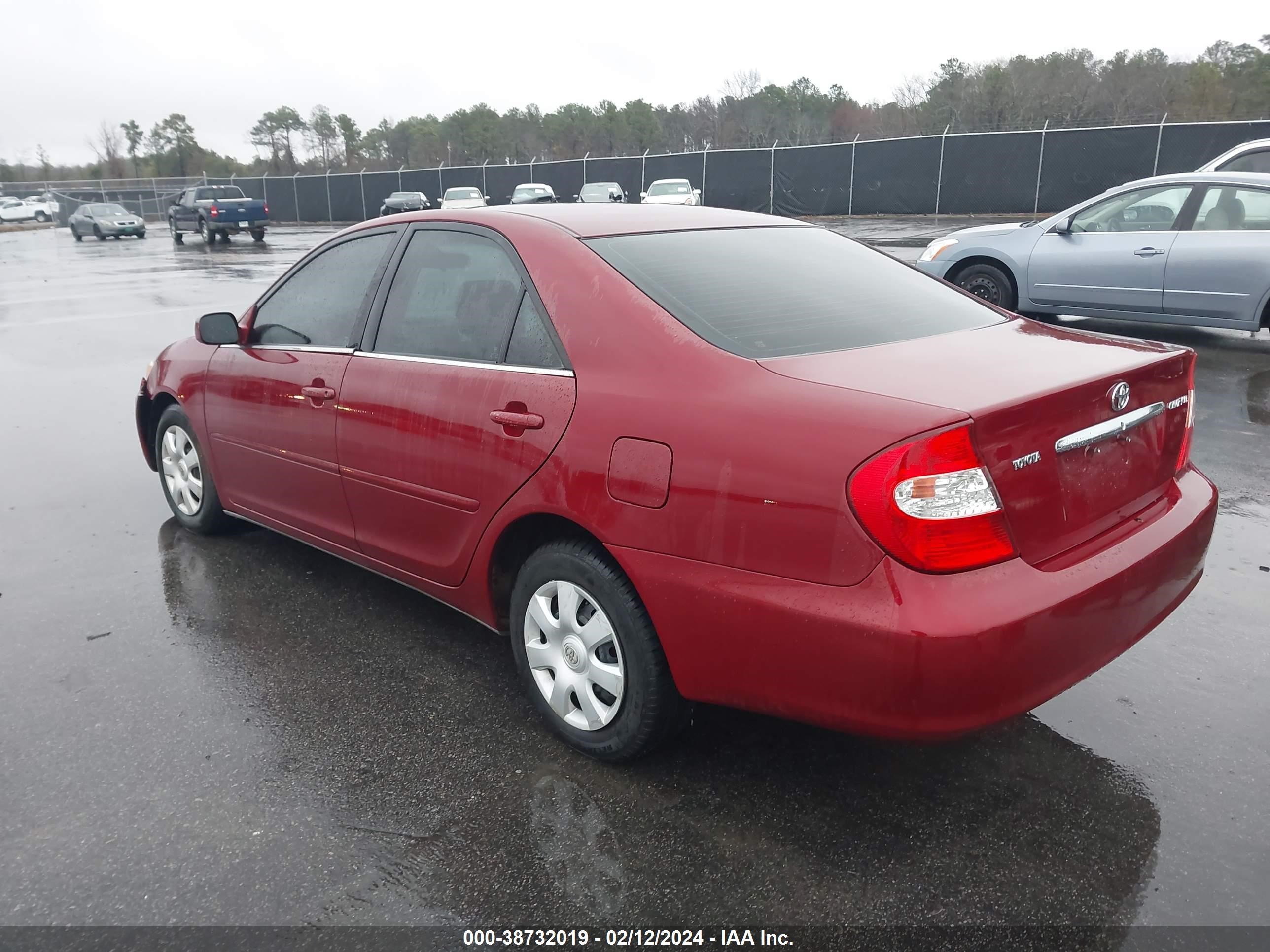 Photo 2 VIN: 4T1BE32K034158146 - TOYOTA CAMRY 