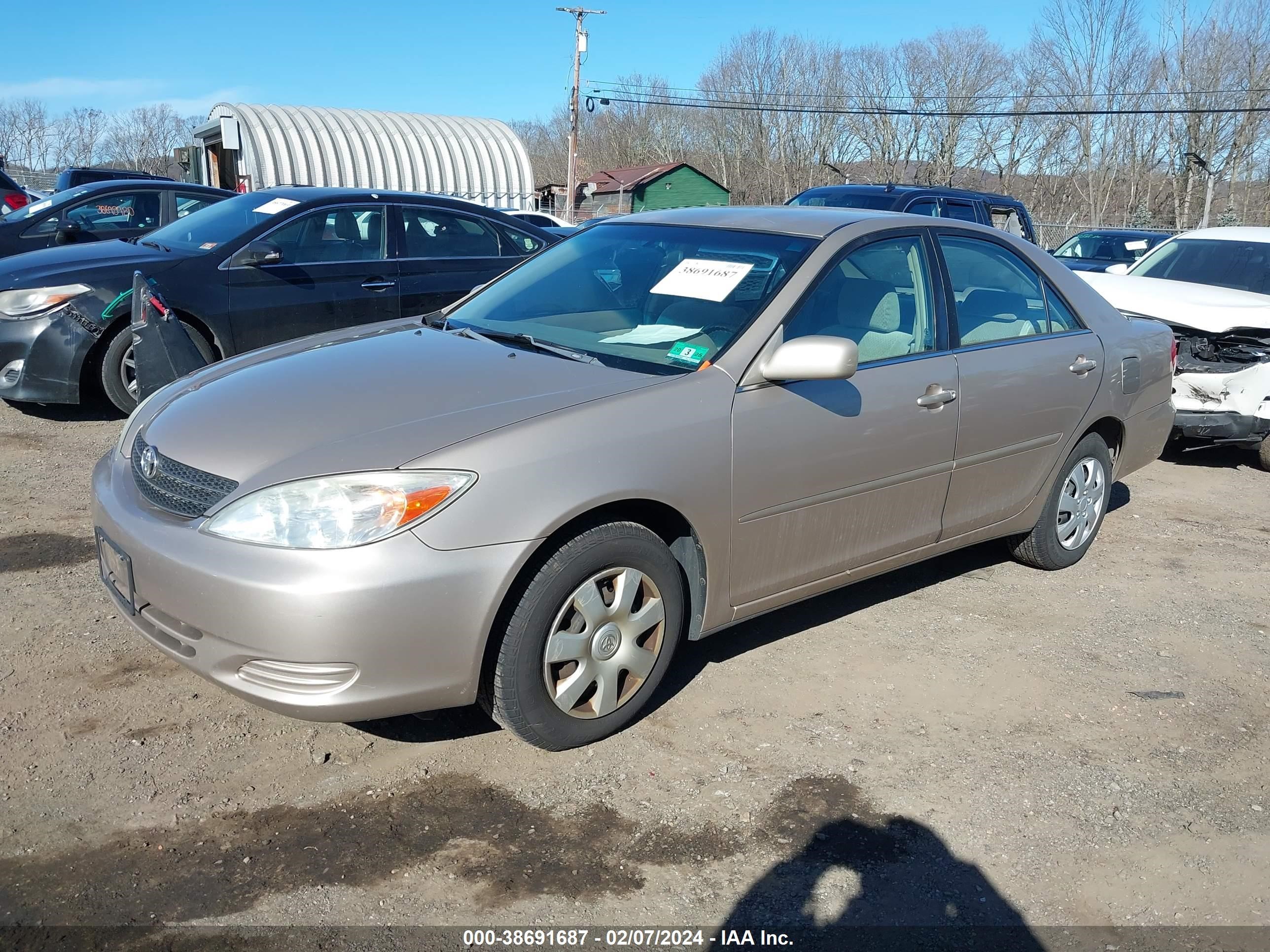 Photo 1 VIN: 4T1BE32K03U156641 - TOYOTA CAMRY 