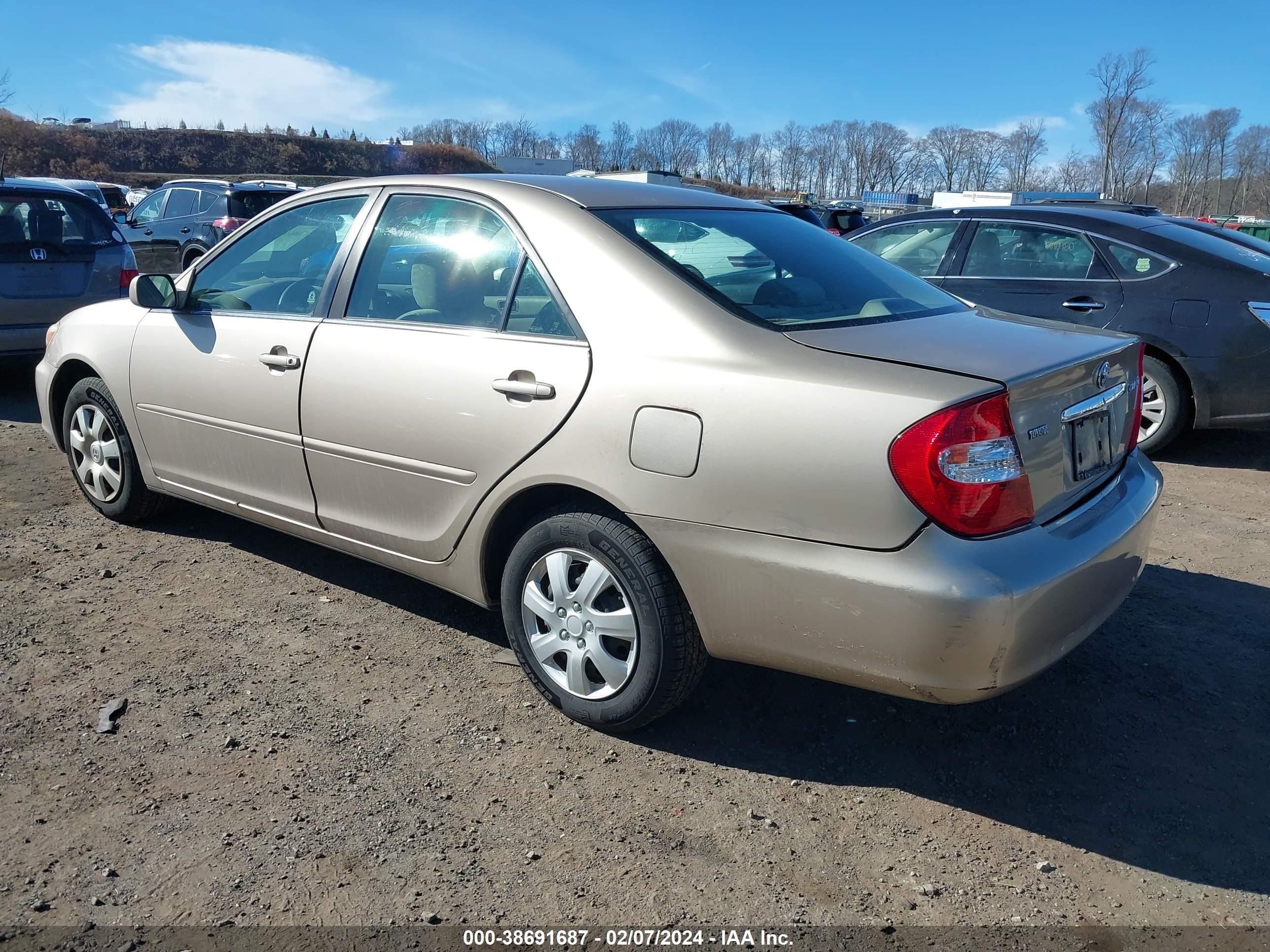 Photo 2 VIN: 4T1BE32K03U156641 - TOYOTA CAMRY 