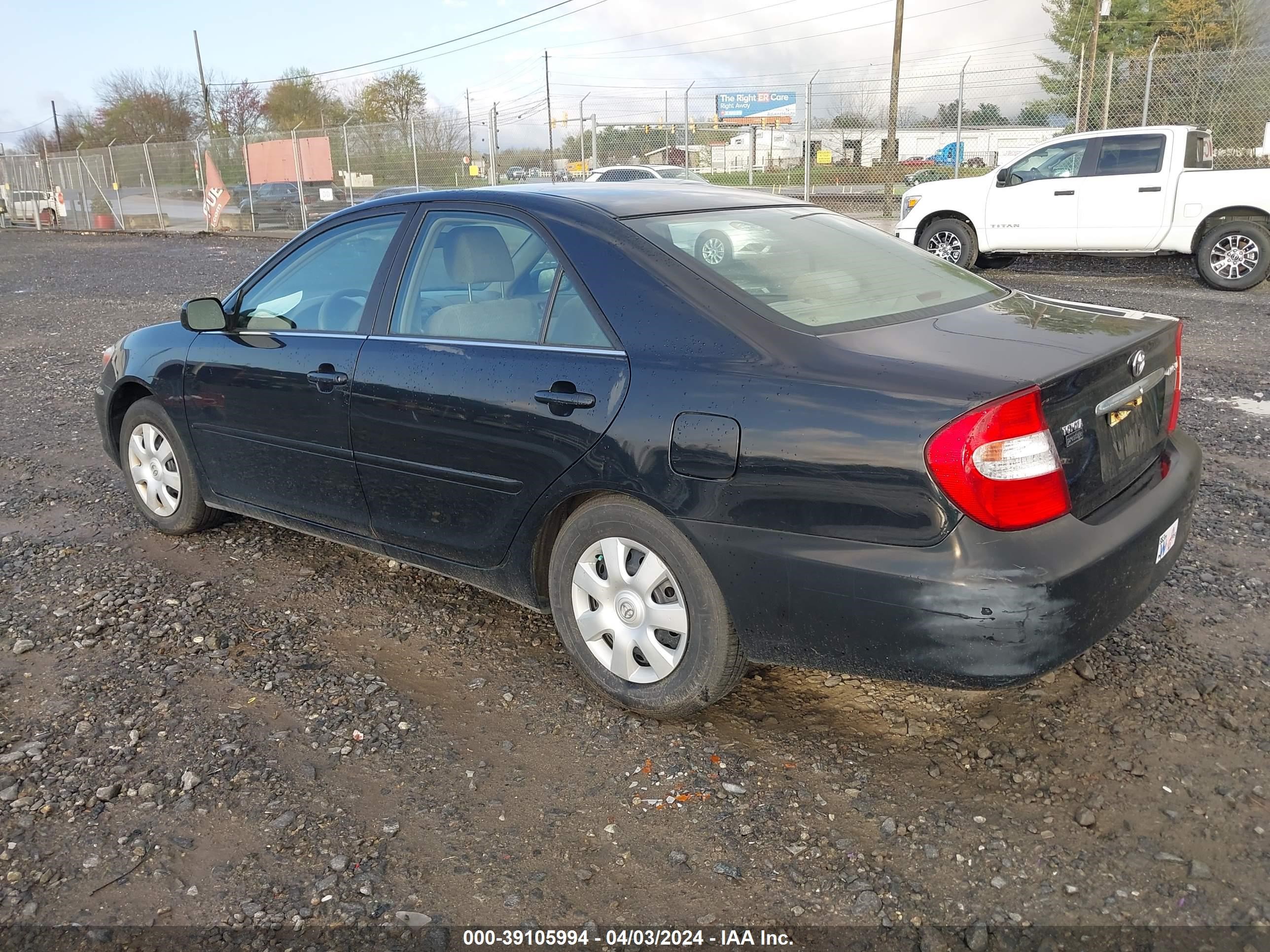 Photo 2 VIN: 4T1BE32K03U160379 - TOYOTA CAMRY 