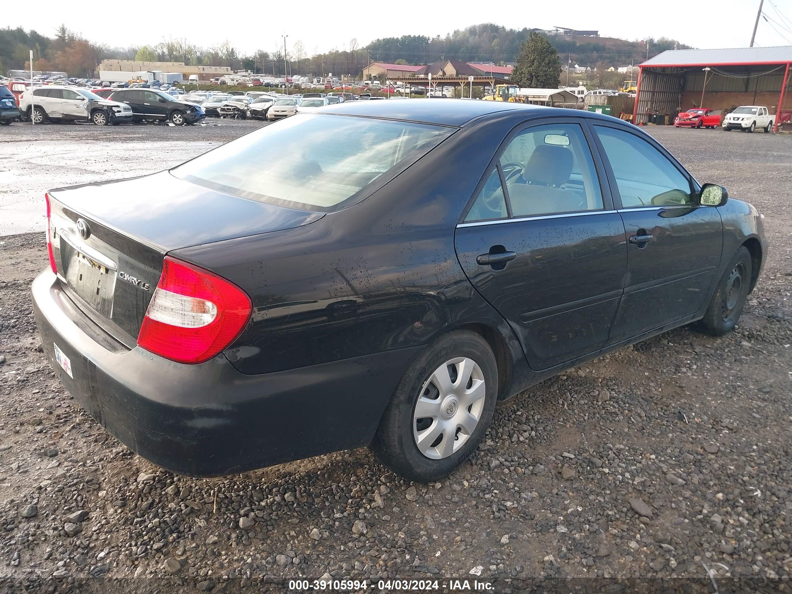 Photo 3 VIN: 4T1BE32K03U160379 - TOYOTA CAMRY 