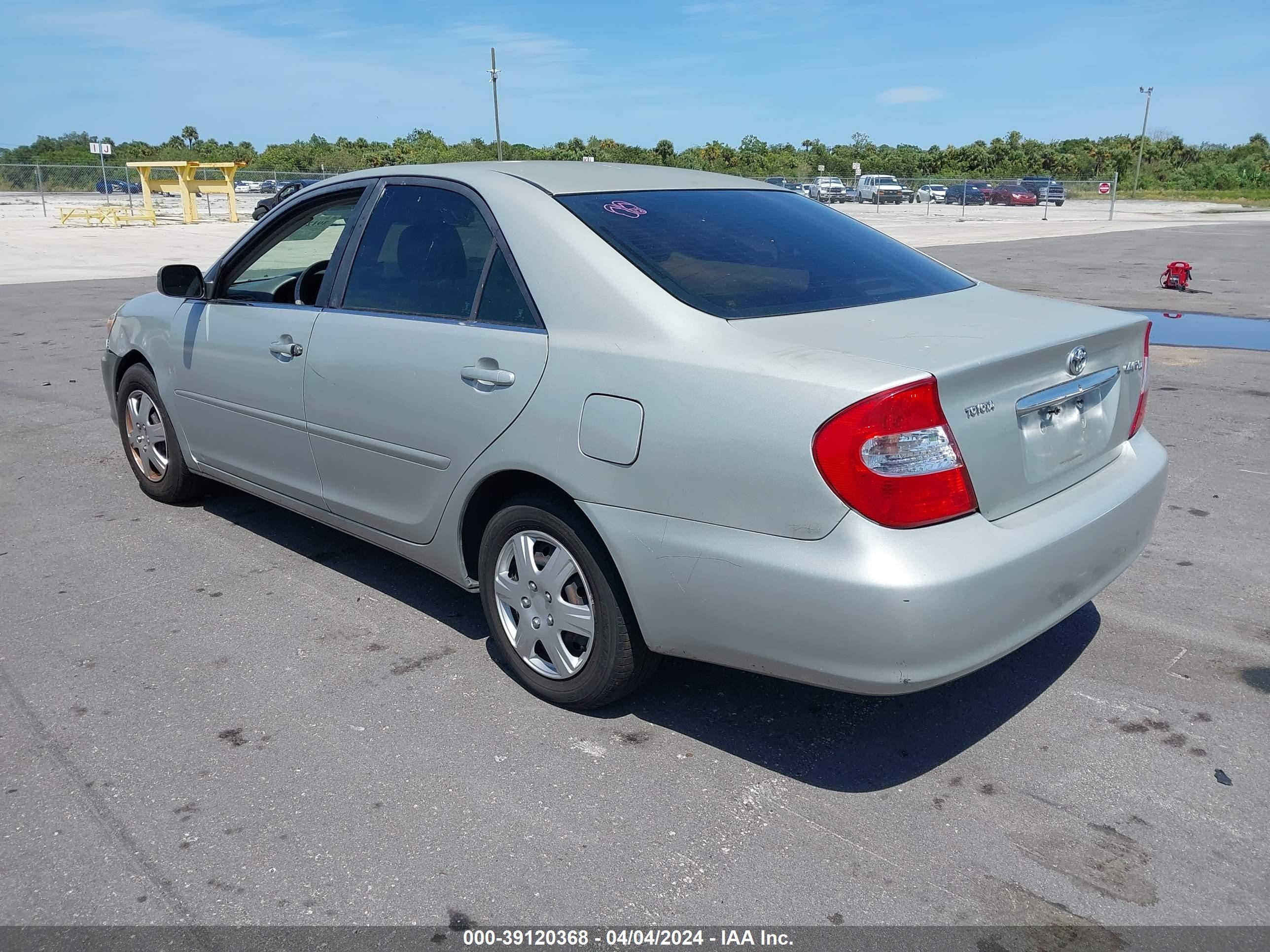 Photo 2 VIN: 4T1BE32K03U193107 - TOYOTA CAMRY 