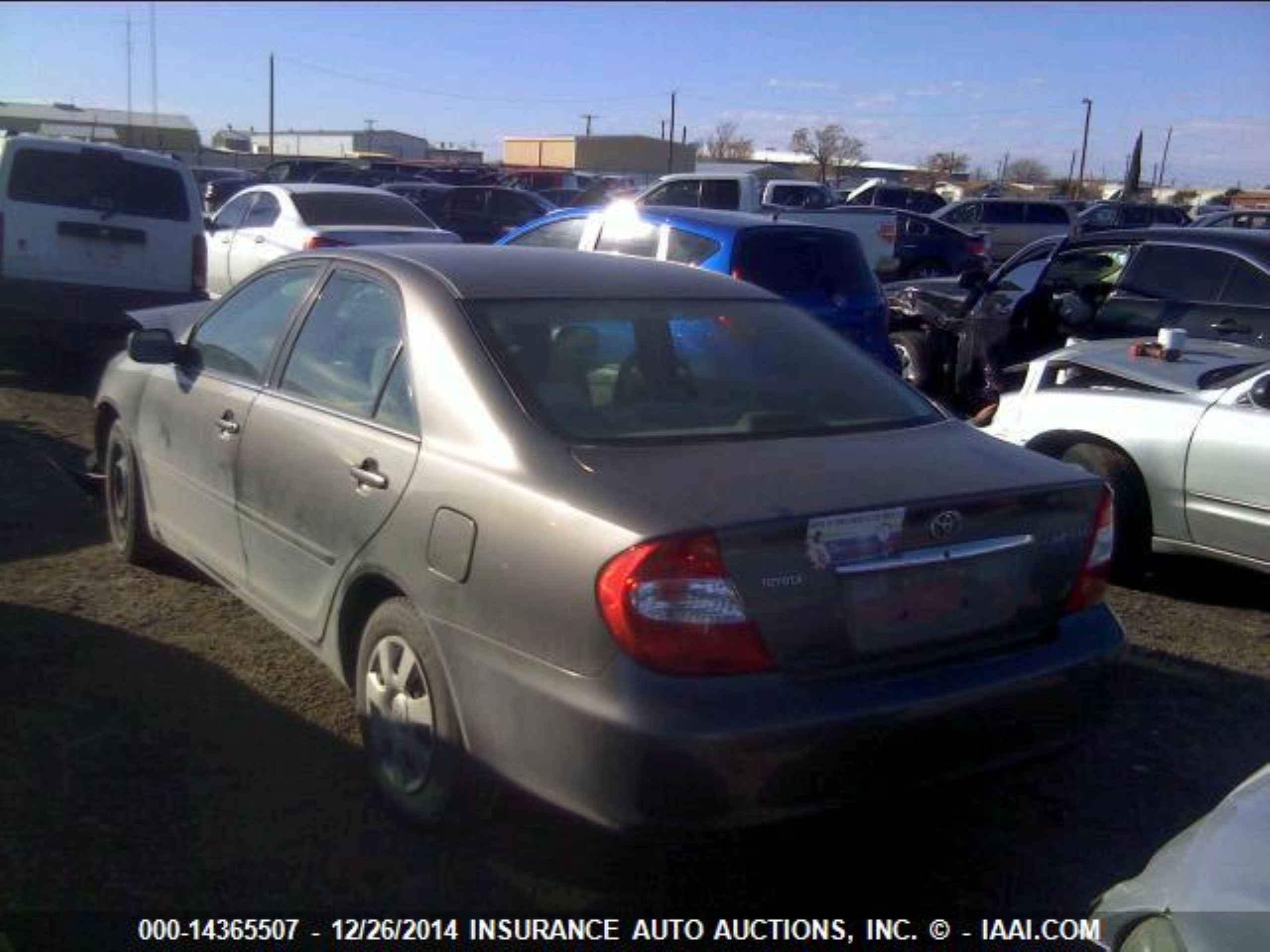 Photo 2 VIN: 4T1BE32K03U703679 - TOYOTA CAMRY 