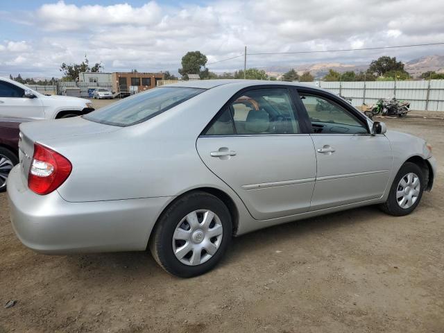 Photo 2 VIN: 4T1BE32K03U704072 - TOYOTA CAMRY LE 