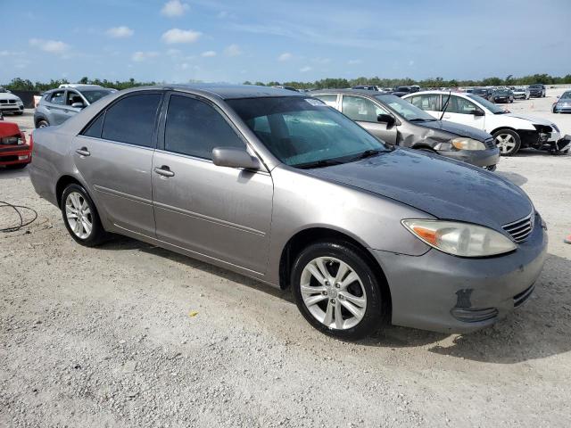 Photo 3 VIN: 4T1BE32K03U719865 - TOYOTA CAMRY 