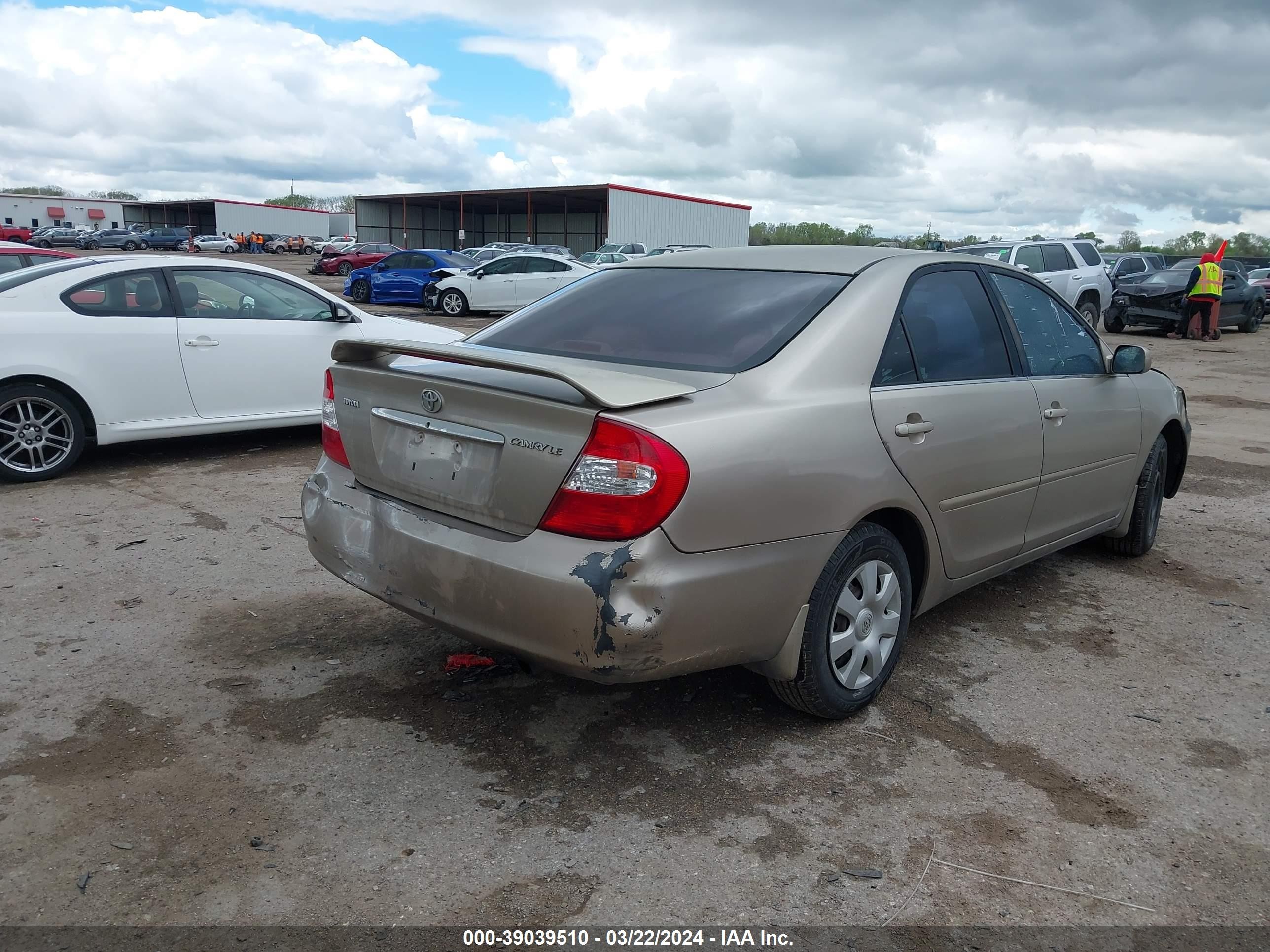 Photo 3 VIN: 4T1BE32K03U729666 - TOYOTA CAMRY 