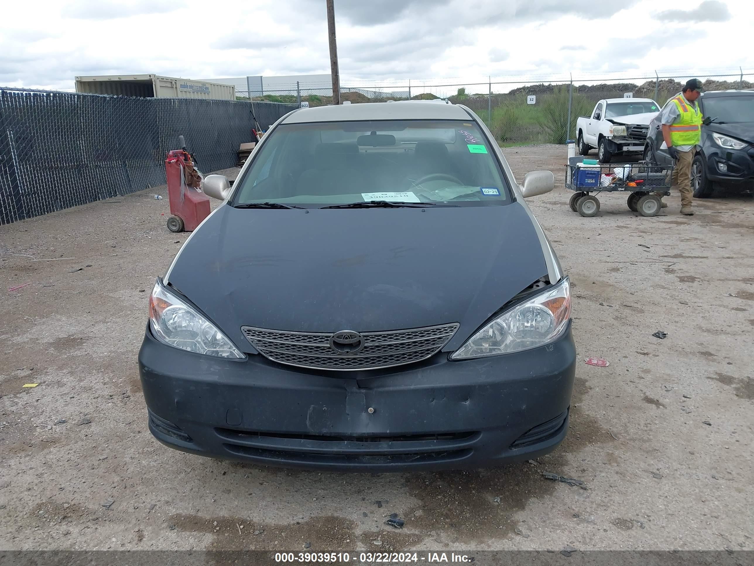 Photo 5 VIN: 4T1BE32K03U729666 - TOYOTA CAMRY 