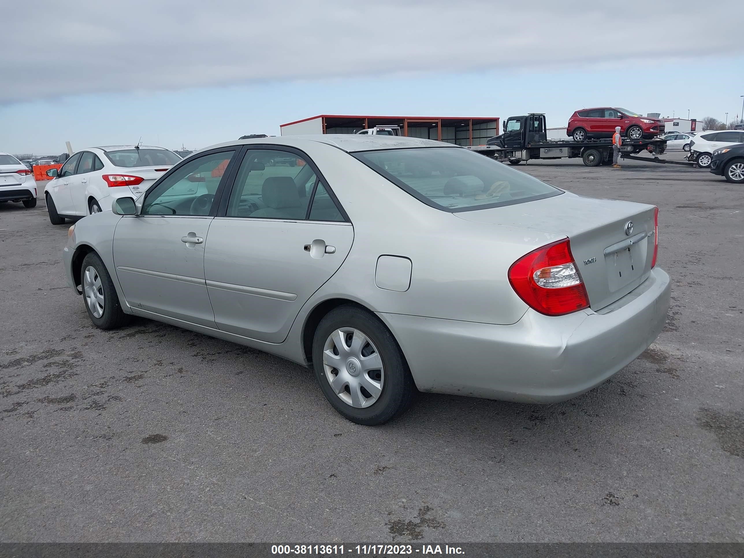 Photo 2 VIN: 4T1BE32K03U733409 - TOYOTA CAMRY 