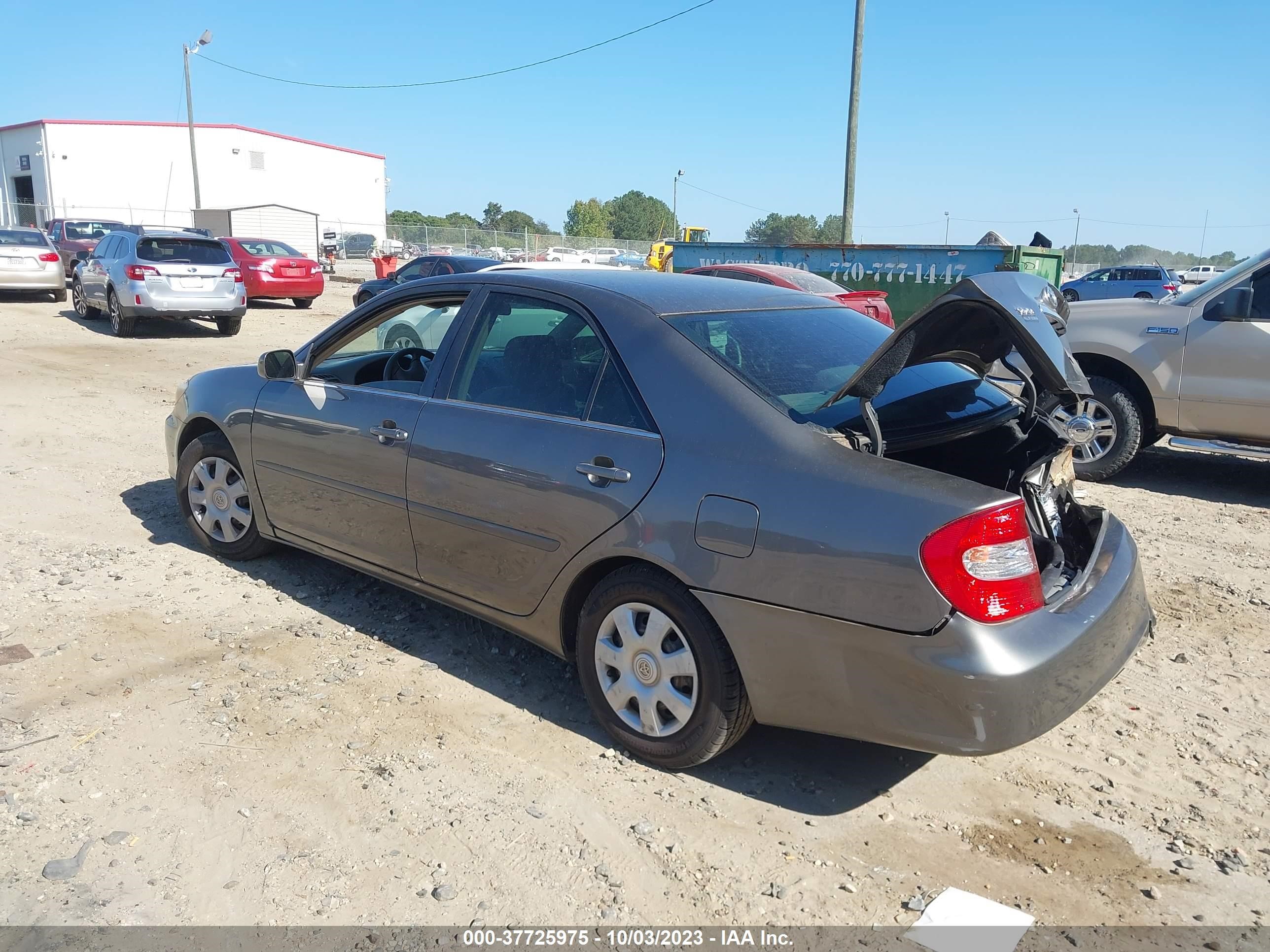 Photo 2 VIN: 4T1BE32K03U735872 - TOYOTA CAMRY 