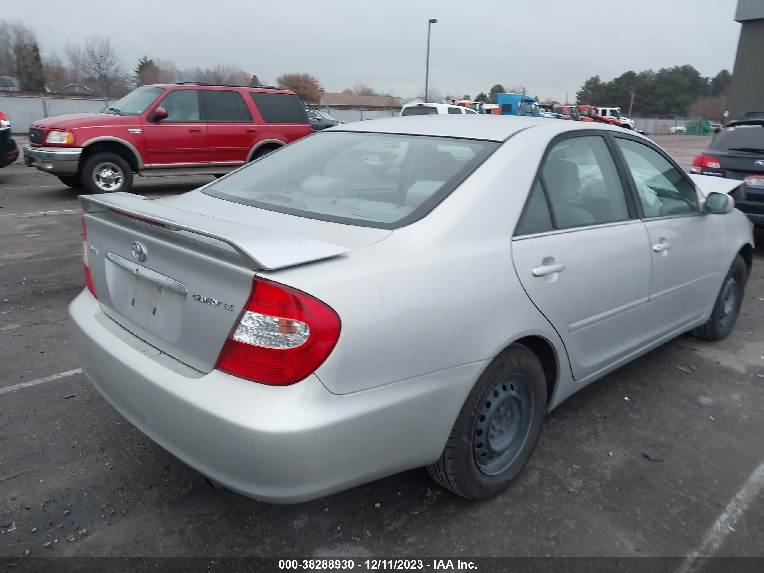 Photo 3 VIN: 4T1BE32K03U743759 - TOYOTA CAMRY 