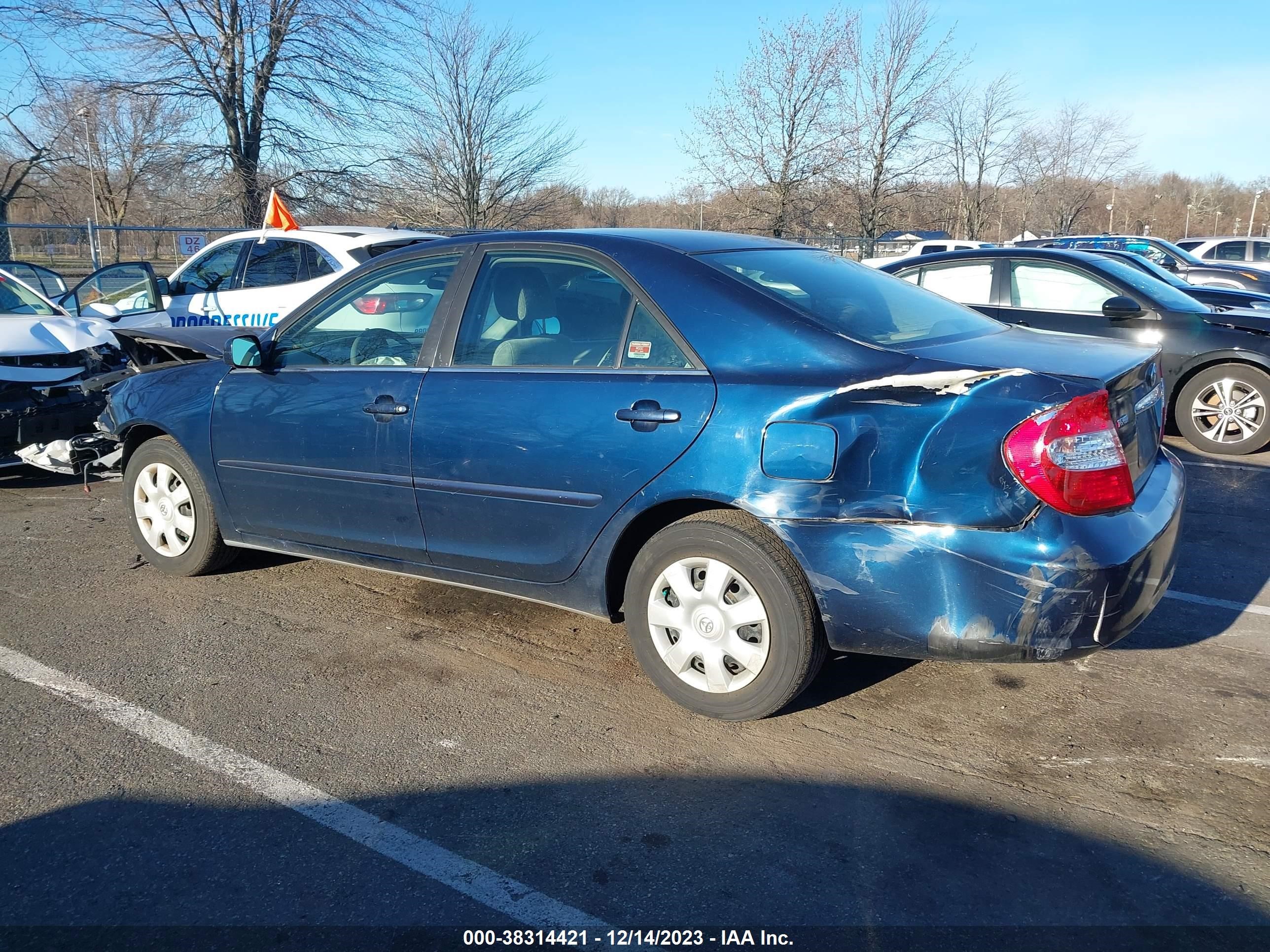 Photo 2 VIN: 4T1BE32K04U271726 - TOYOTA CAMRY 