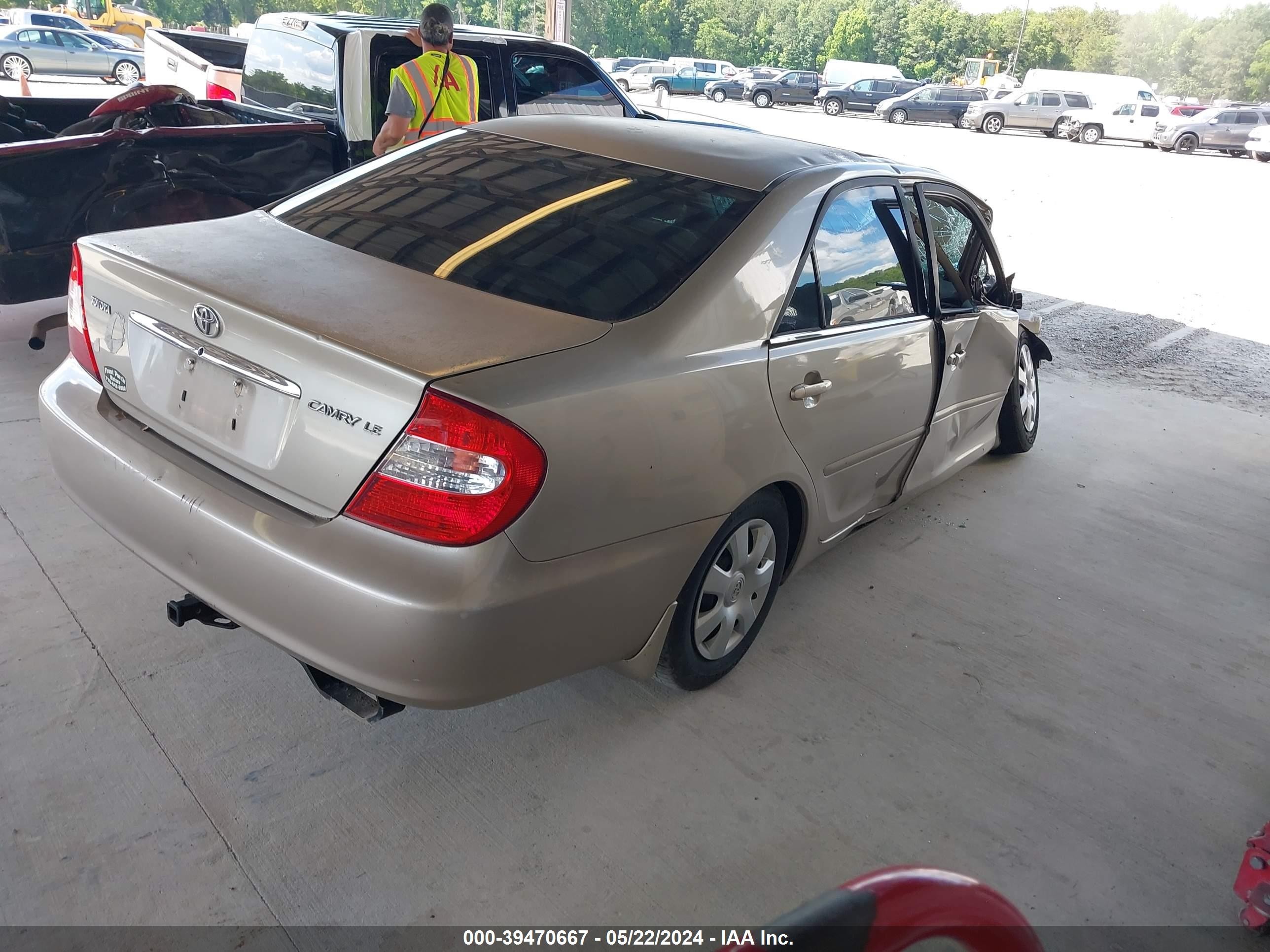 Photo 3 VIN: 4T1BE32K04U890178 - TOYOTA CAMRY 