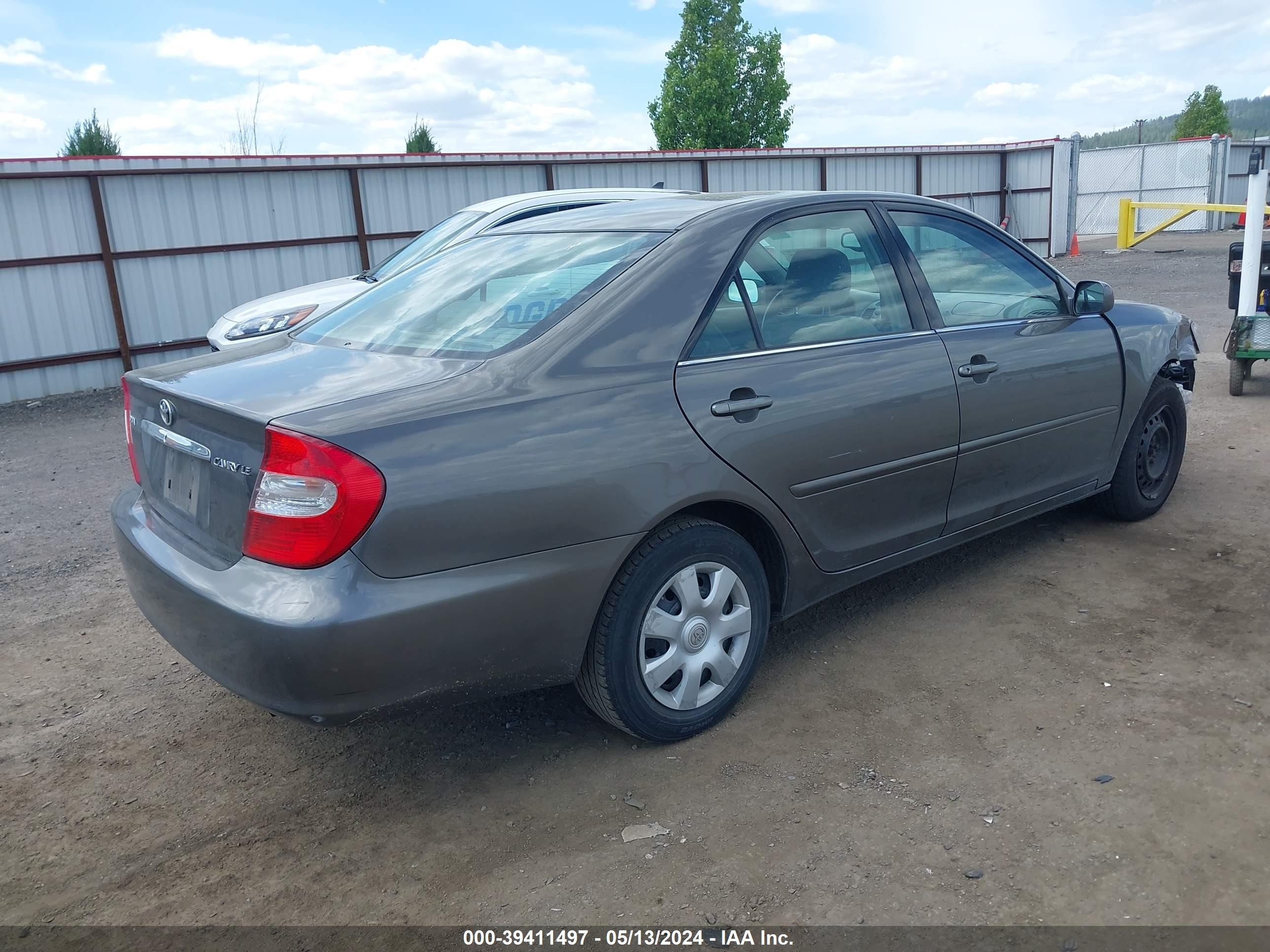 Photo 3 VIN: 4T1BE32K04U909960 - TOYOTA CAMRY 