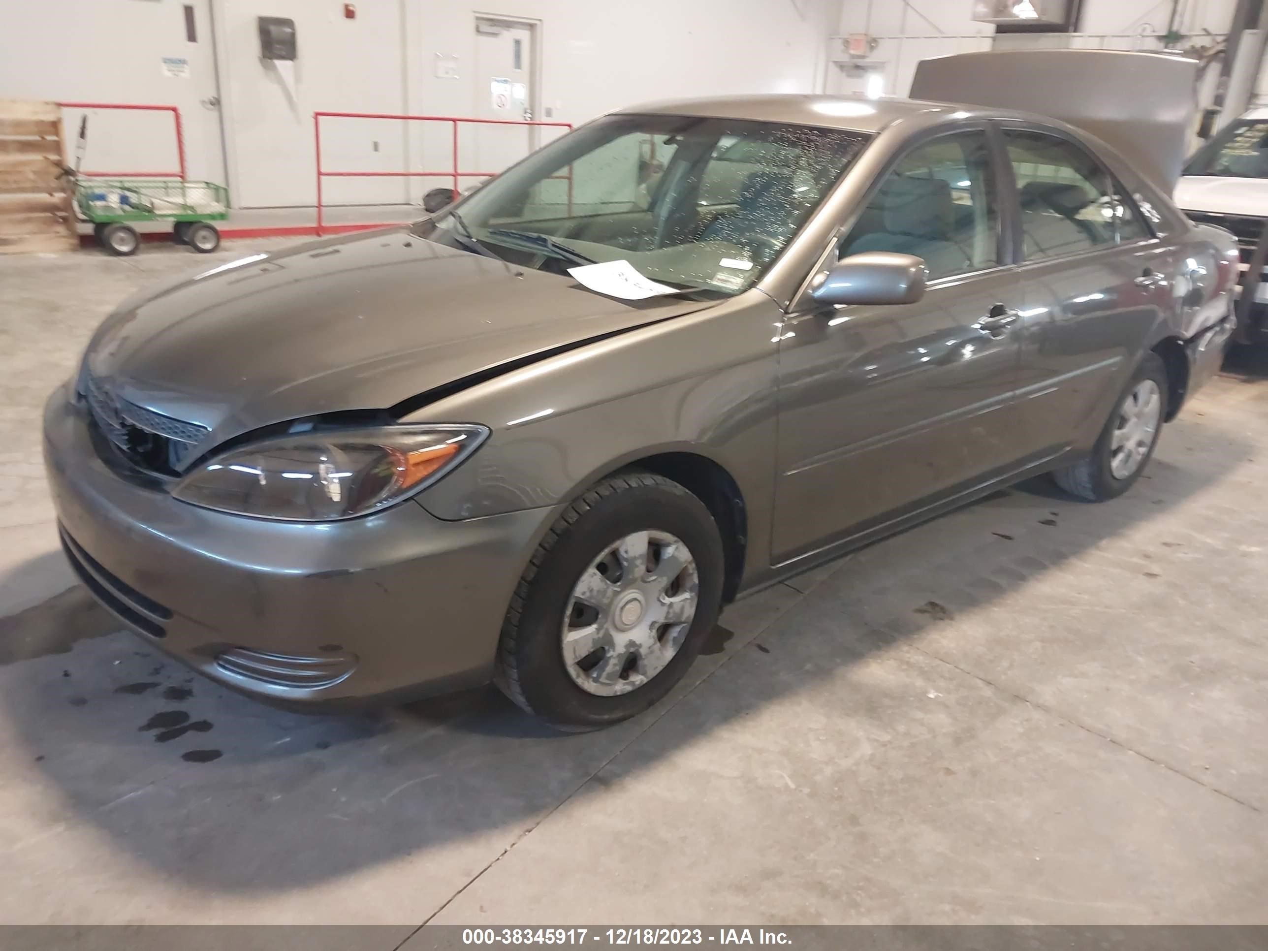 Photo 2 VIN: 4T1BE32K04U913703 - TOYOTA CAMRY 