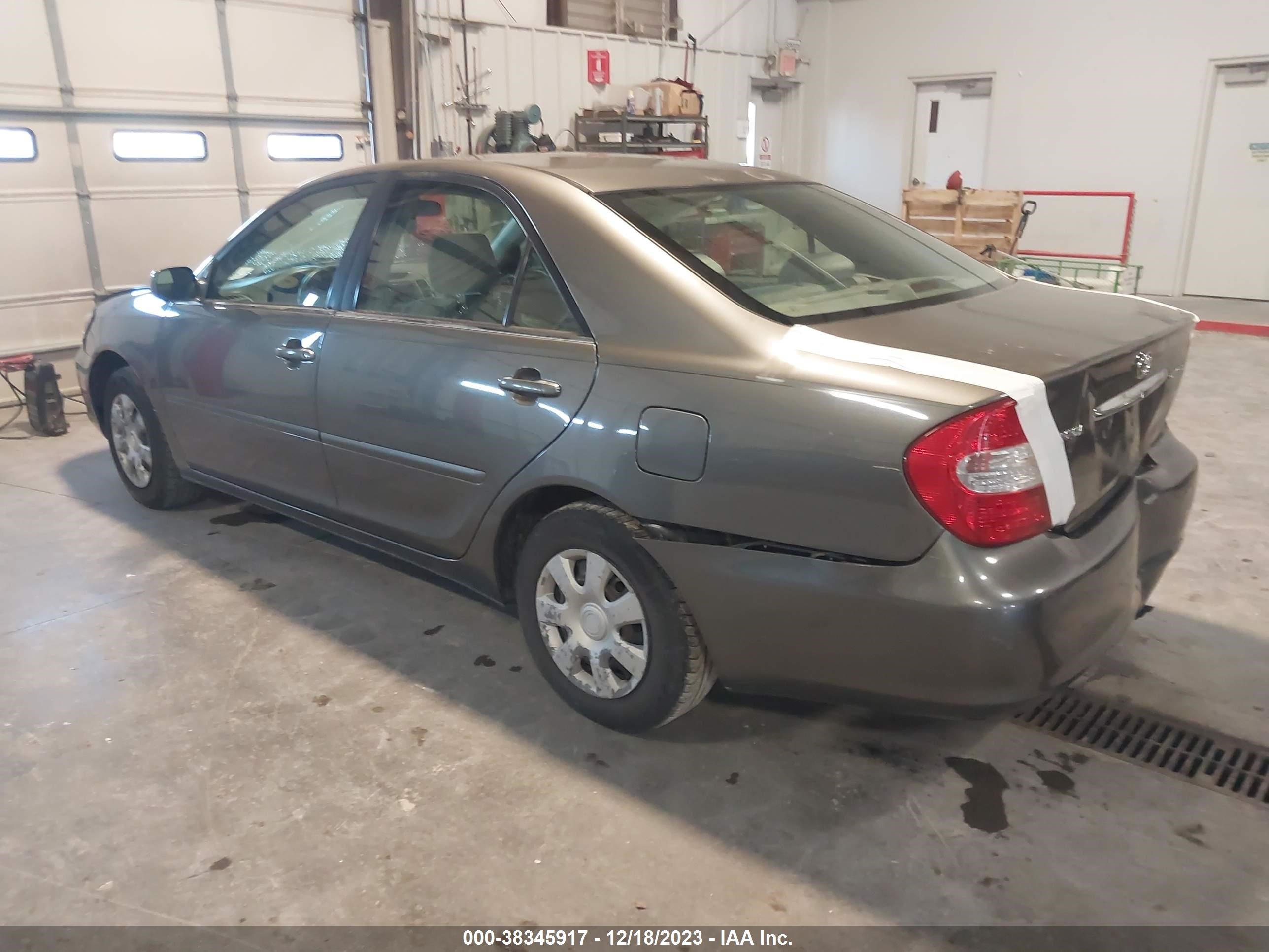 Photo 3 VIN: 4T1BE32K04U913703 - TOYOTA CAMRY 