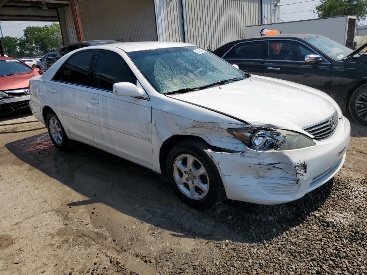 Photo 3 VIN: 4T1BE32K05U001722 - TOYOTA CAMRY 