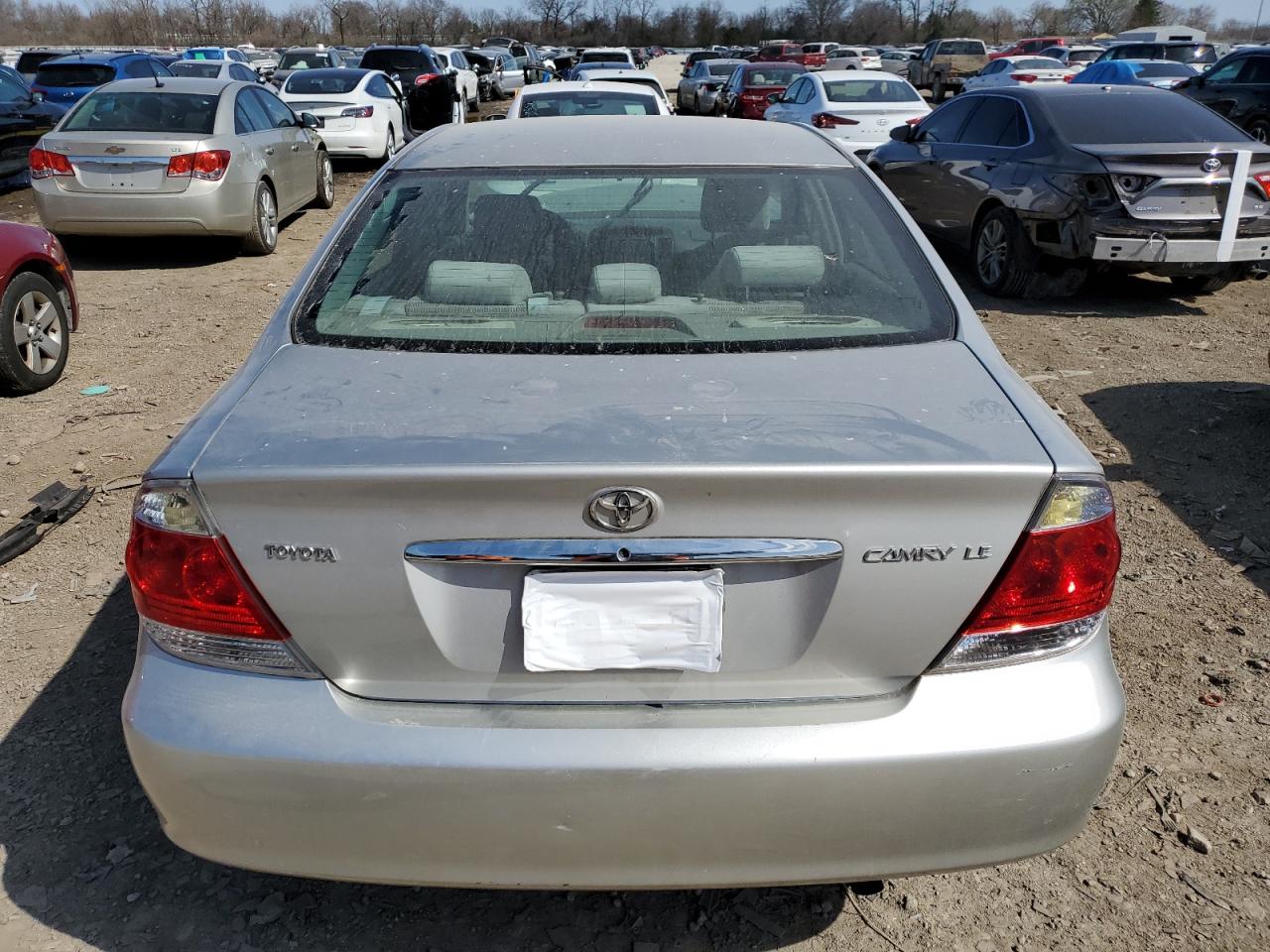 Photo 5 VIN: 4T1BE32K05U049642 - TOYOTA CAMRY 