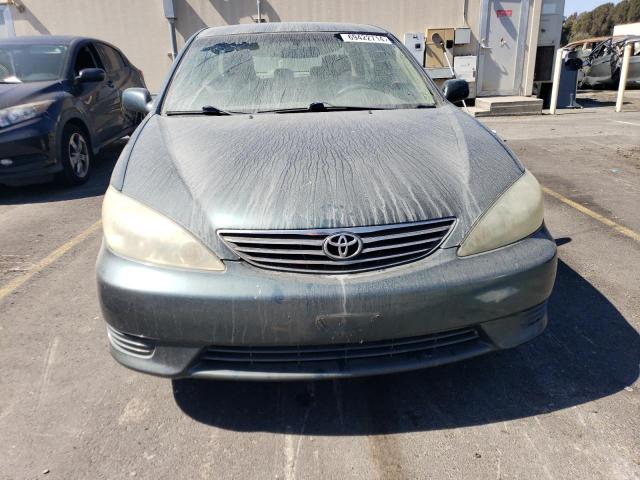 Photo 4 VIN: 4T1BE32K05U055022 - TOYOTA CAMRY LE 