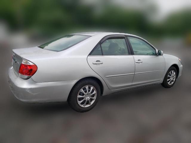 Photo 2 VIN: 4T1BE32K05U103179 - TOYOTA CAMRY 