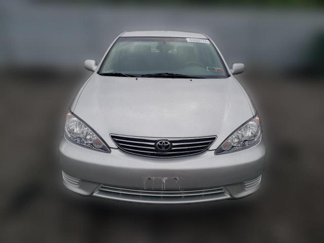 Photo 4 VIN: 4T1BE32K05U103179 - TOYOTA CAMRY 