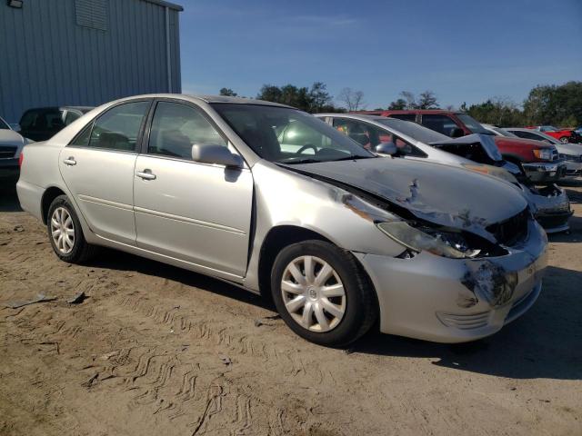 Photo 3 VIN: 4T1BE32K05U500889 - TOYOTA CAMRY 