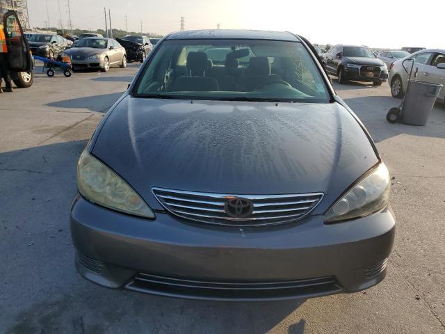 Photo 4 VIN: 4T1BE32K05U529227 - TOYOTA CAMRY 